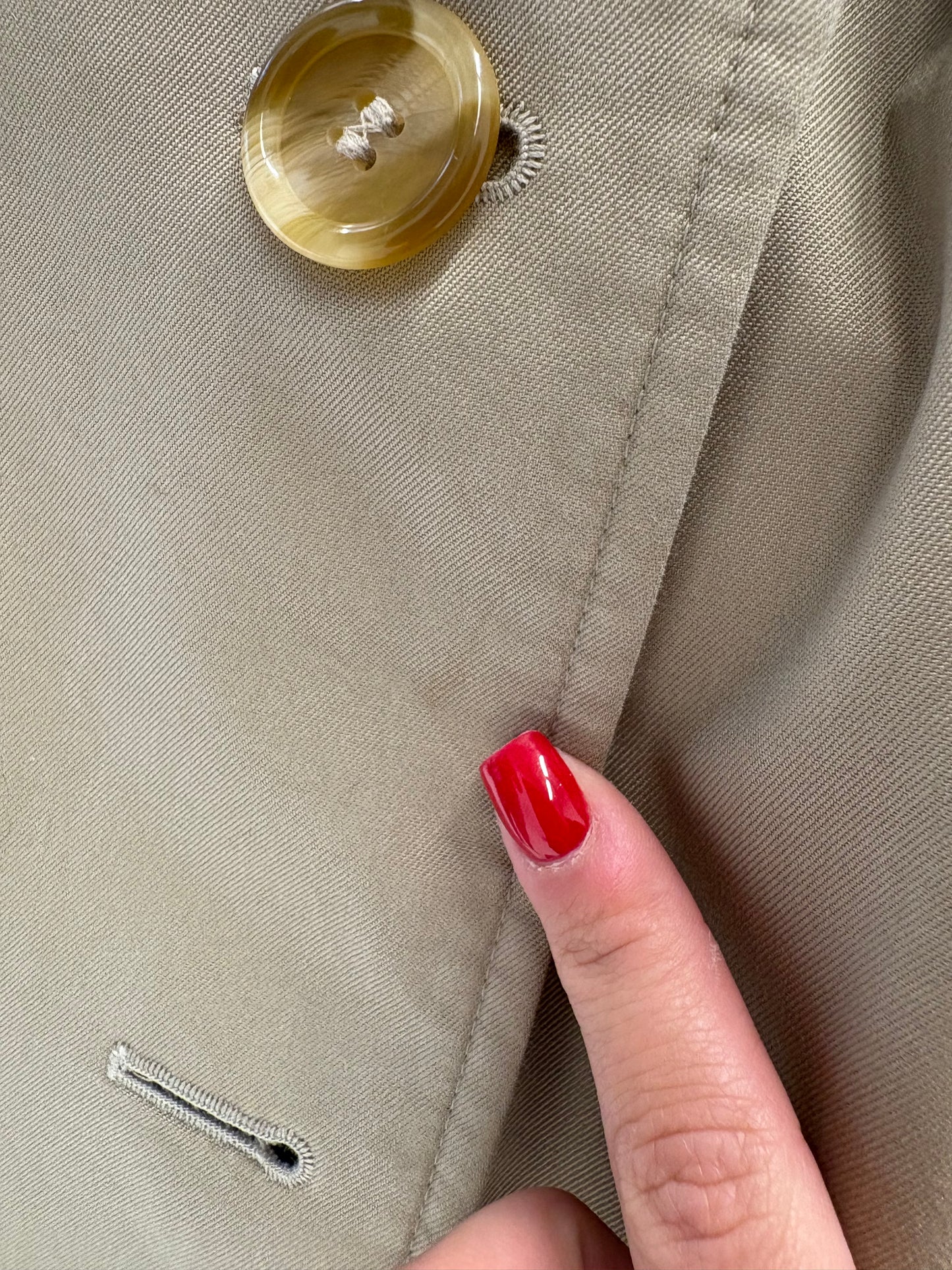 Trench vintage Burberry camel cu talie marcată reglabilă din gabardină