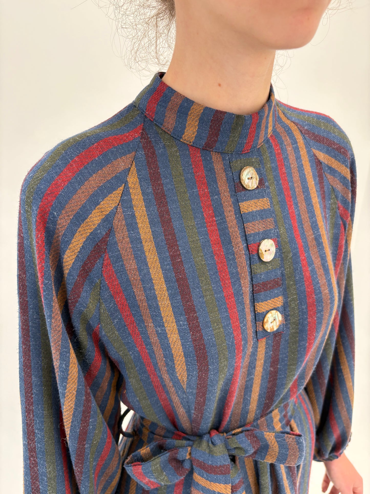 Rochie maxi old vintage sfârșit de ani 70 din lana extrafina cu talie reglabilă