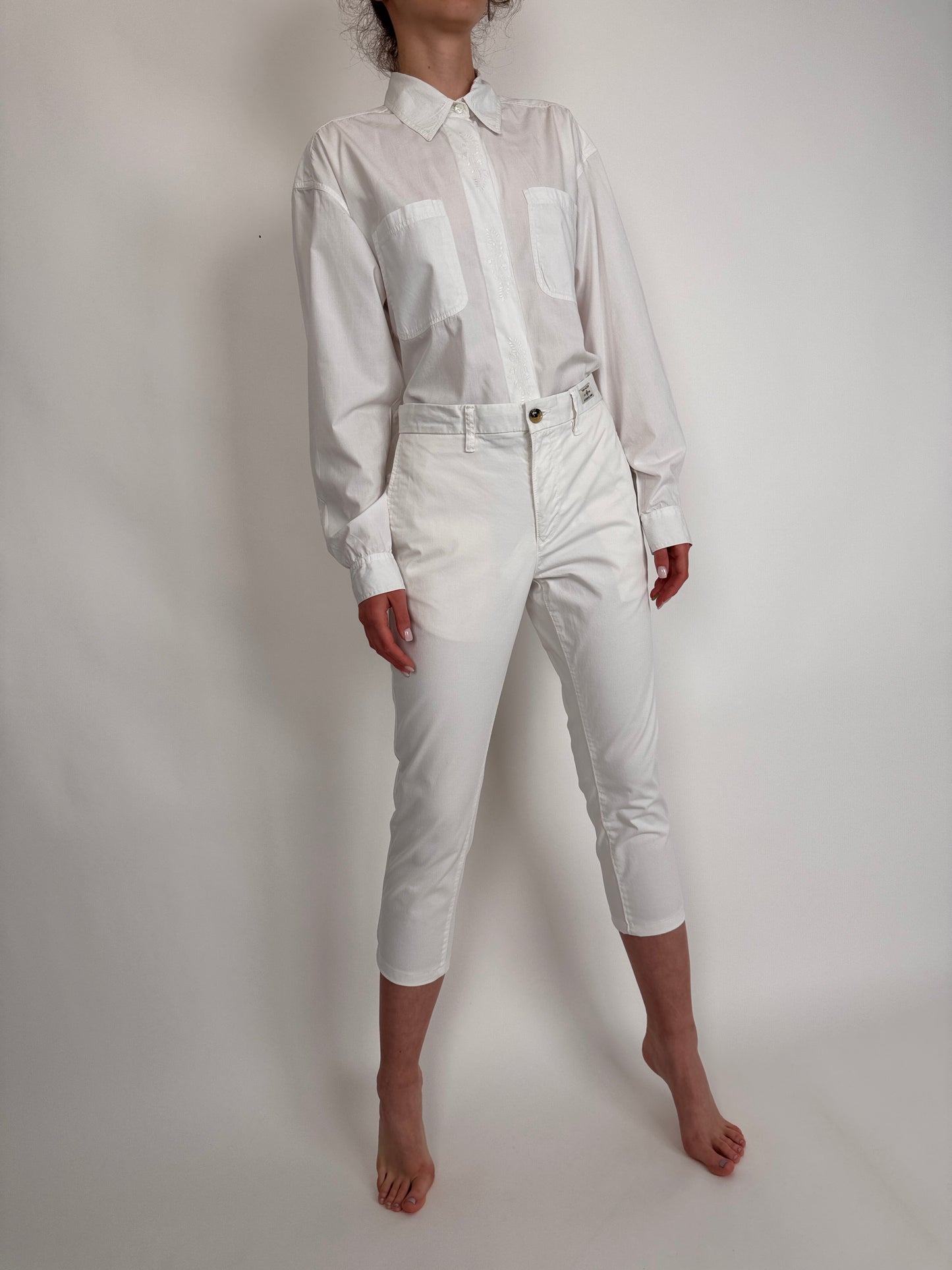 Pantaloni petite capri Tommy Hilfiger din tercot de bumbac
