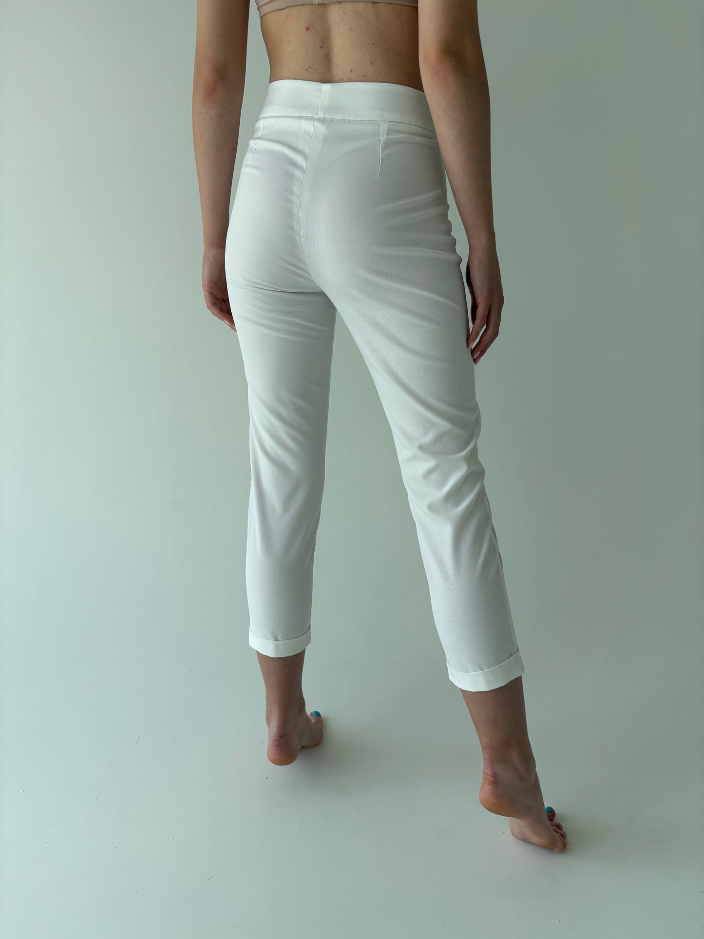 Pantaloni petite din poplin de bumbac ușor satinat texturat cu dungi