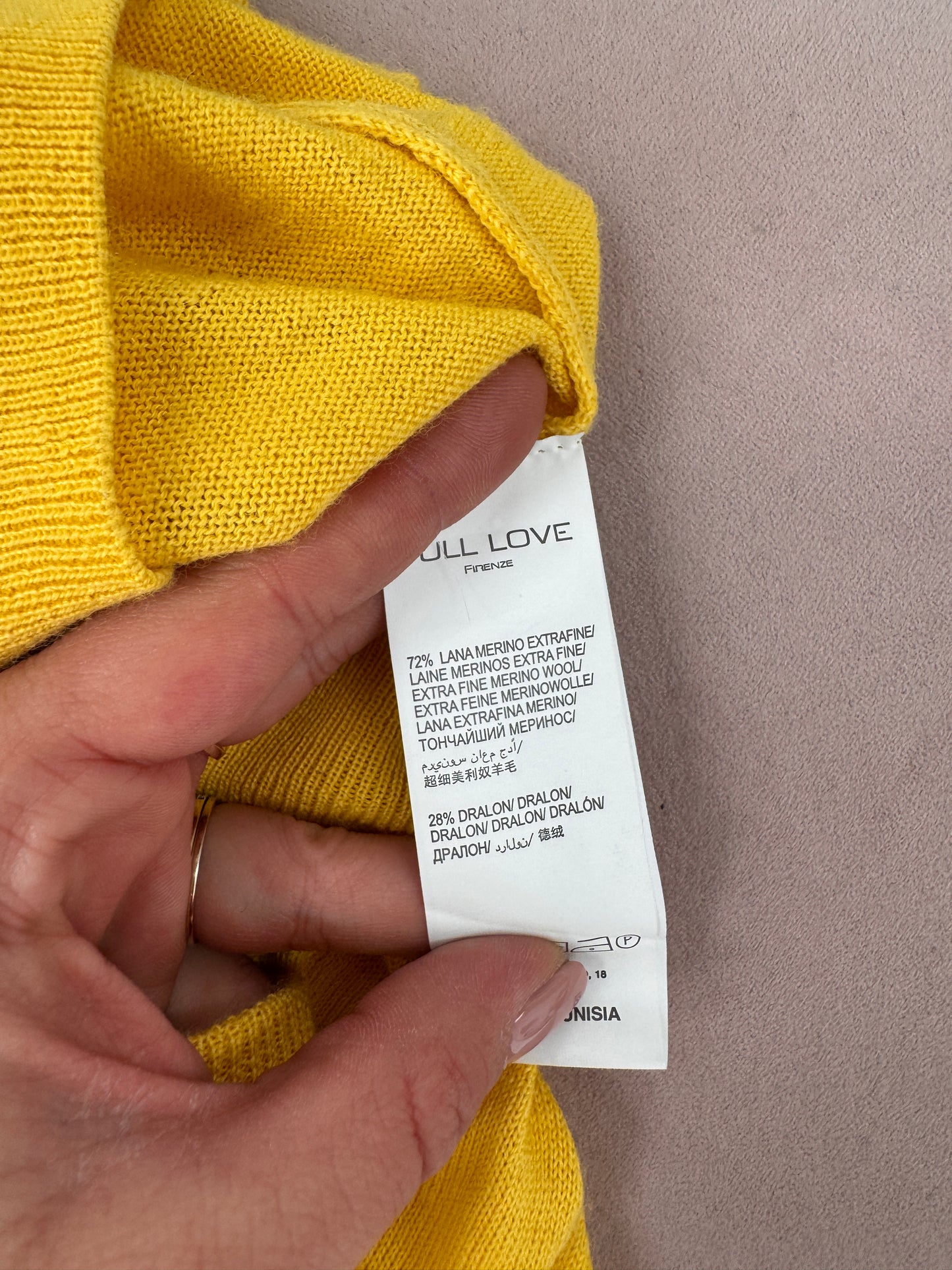Pulover subtire din mix de lana merino extrafina lemon yellow