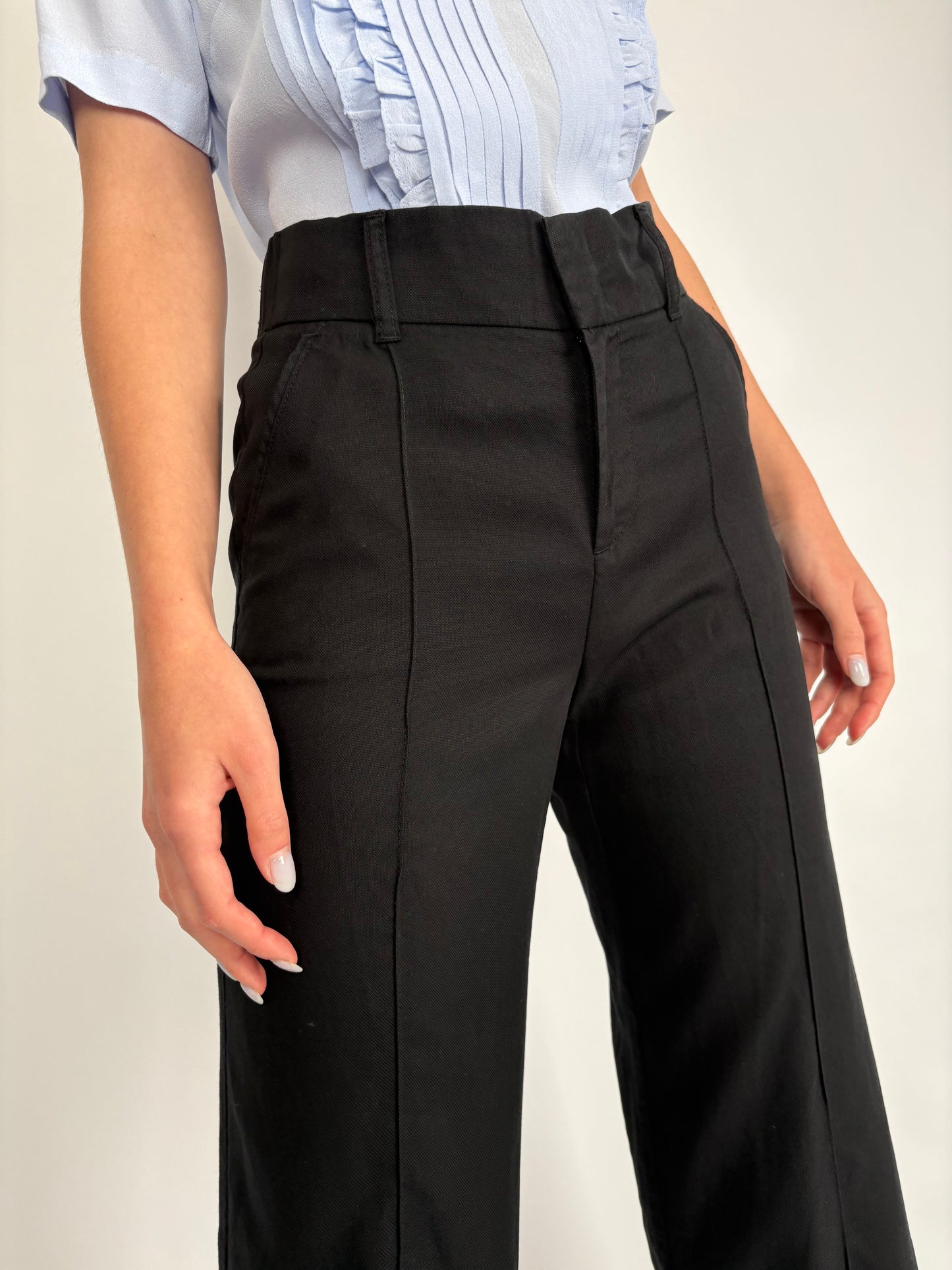Pantaloni negri din poplin texturat de bumbac