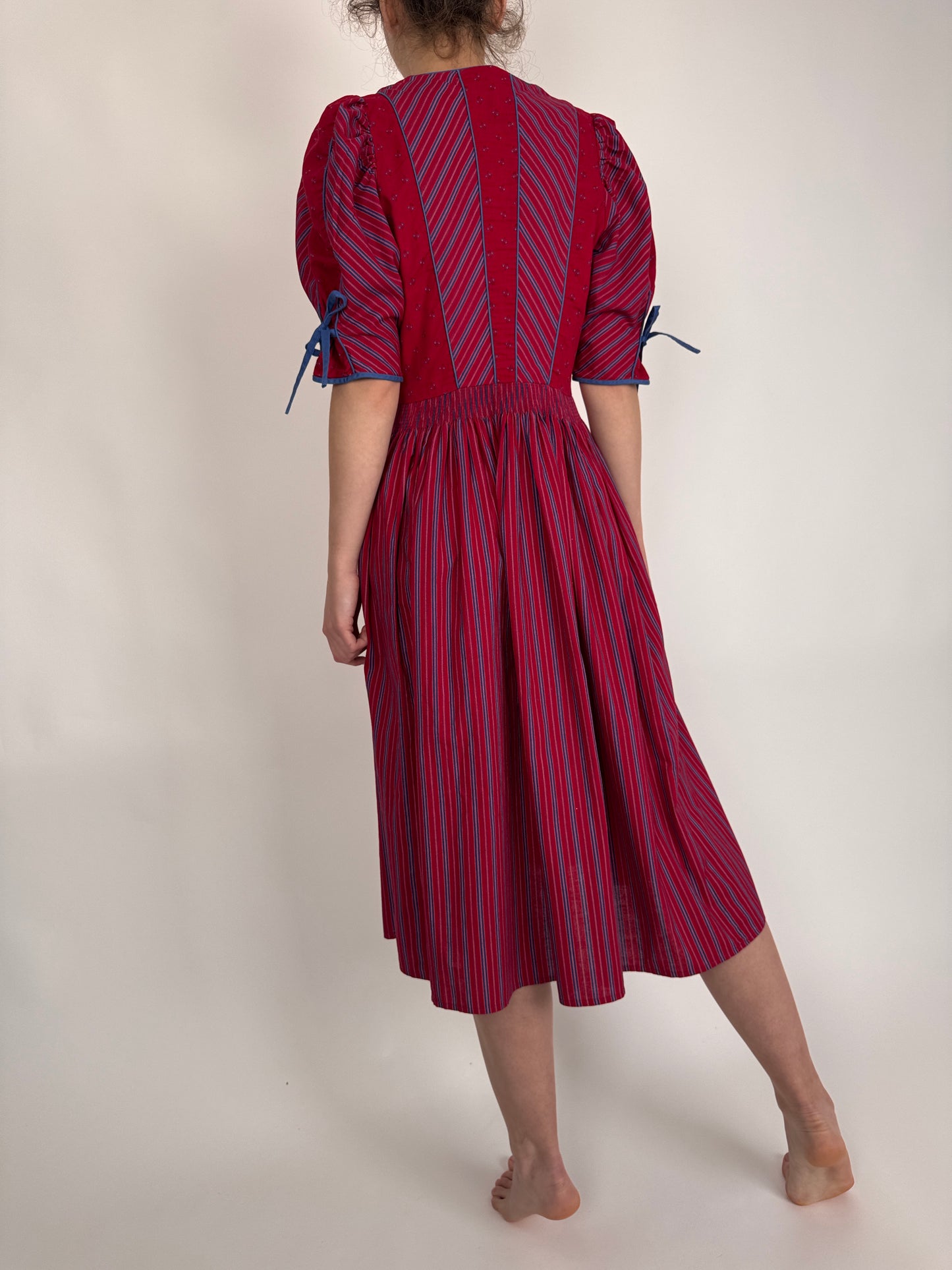 Rochie vintage burgundy din pânză de bumbac cu corsaj