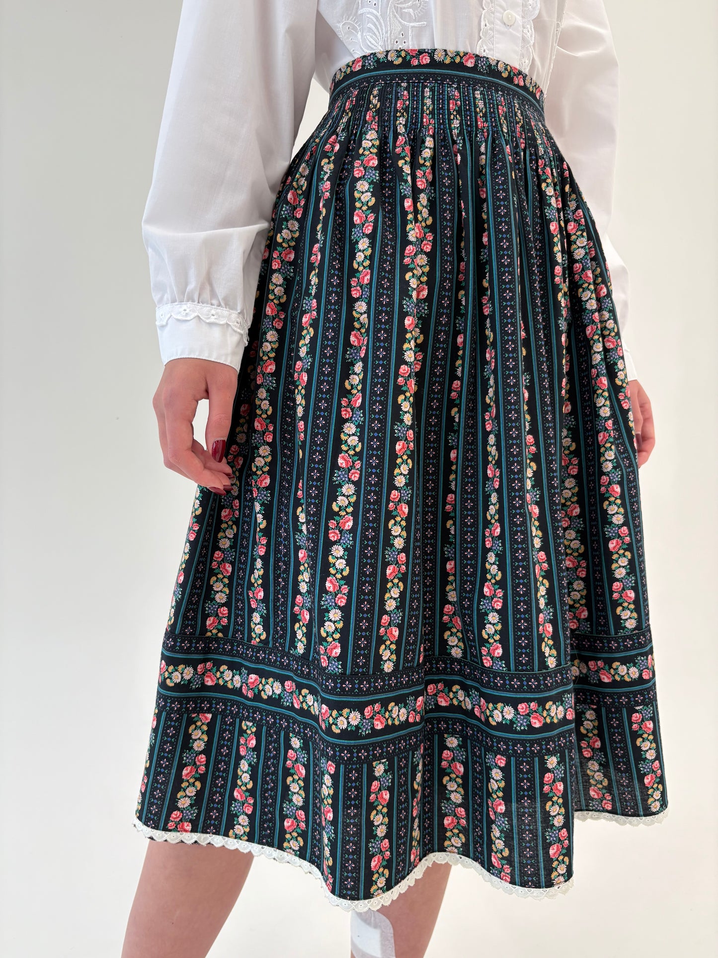 Fustă vintage super amplă cu print floral și talie ultra înaltă marcată