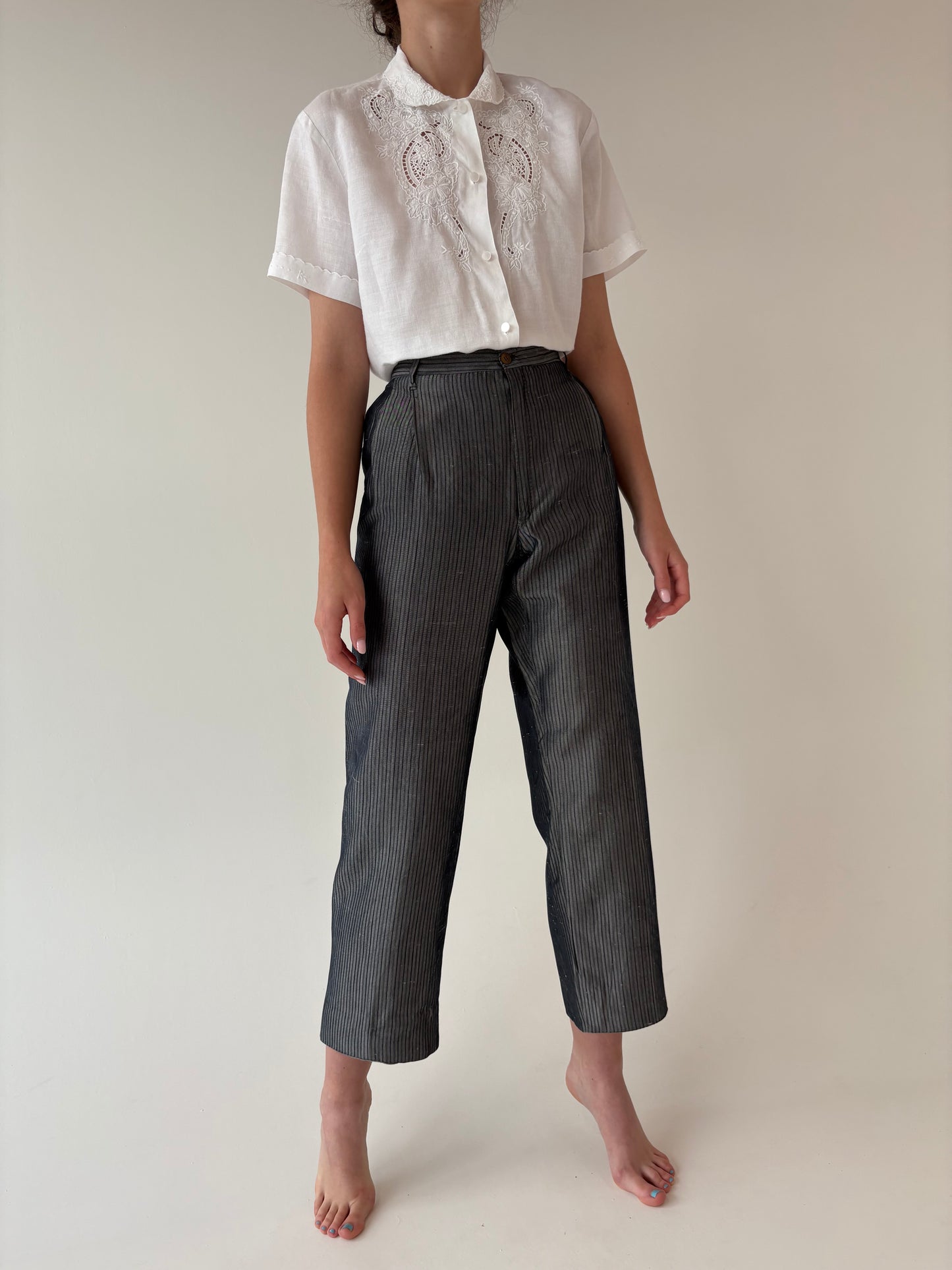 Pantaloni vintage cu pense dark silver gray din pânză de mătase naturală