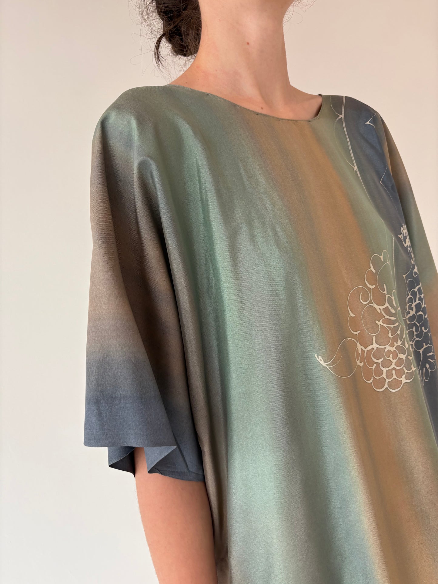 Kaftan vintage din mătase naturală pictat delicat manual