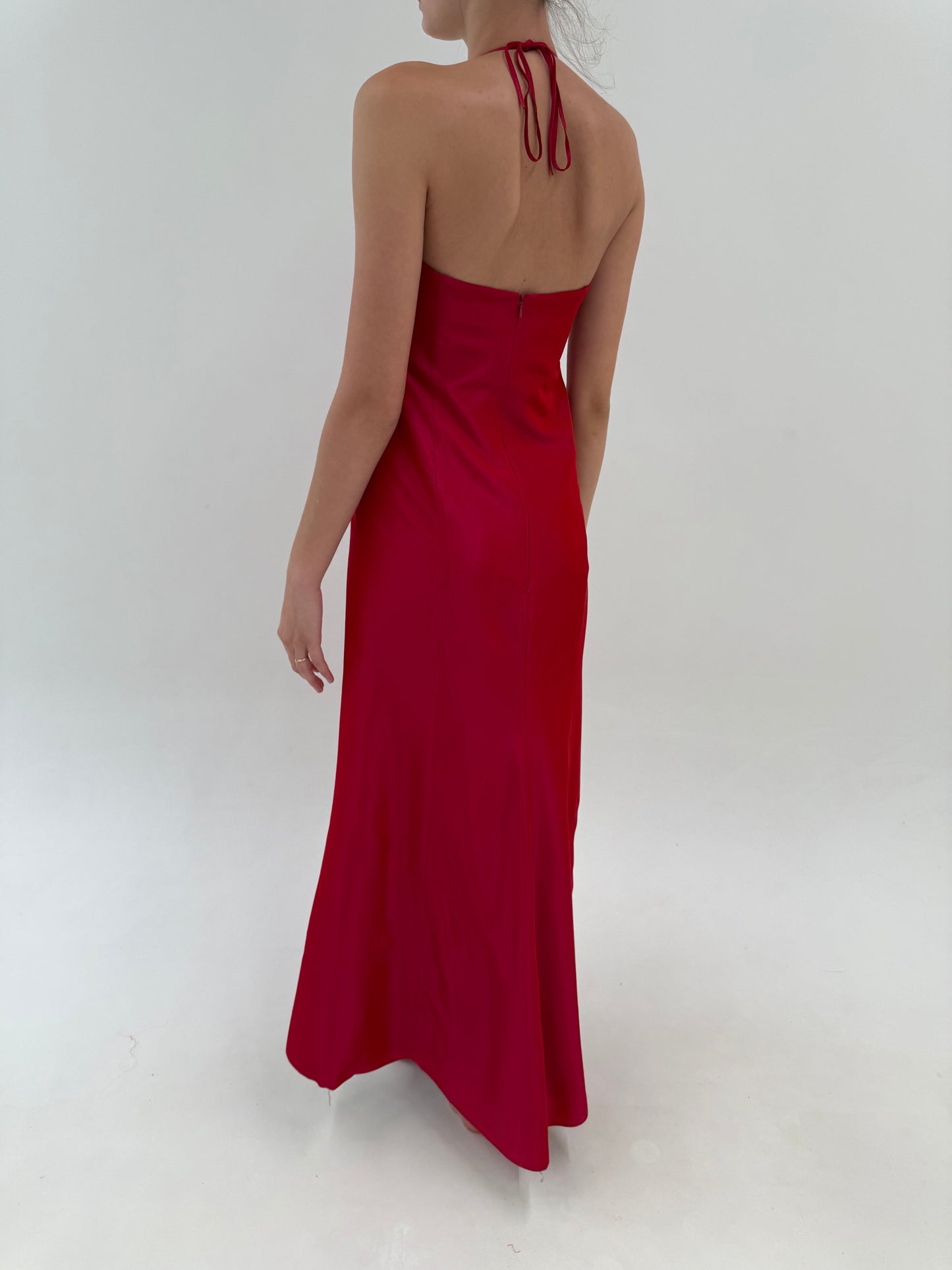 Rochie maxi cu corsaj din tafta ușor perlata cherry red în croi de ani 2000 minimalist