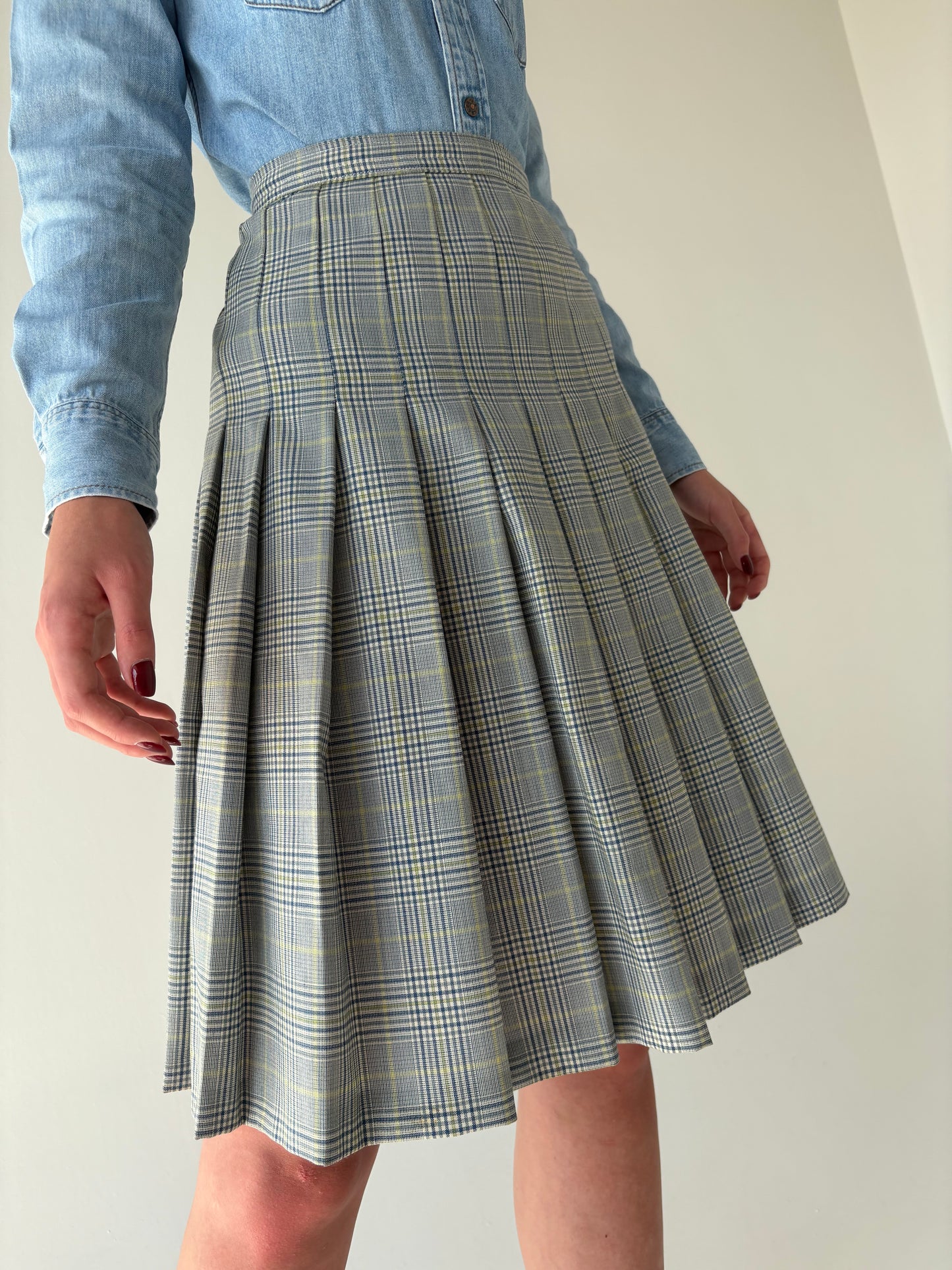 Fustă vintage plisată în carouri din stofita de lana extrafina