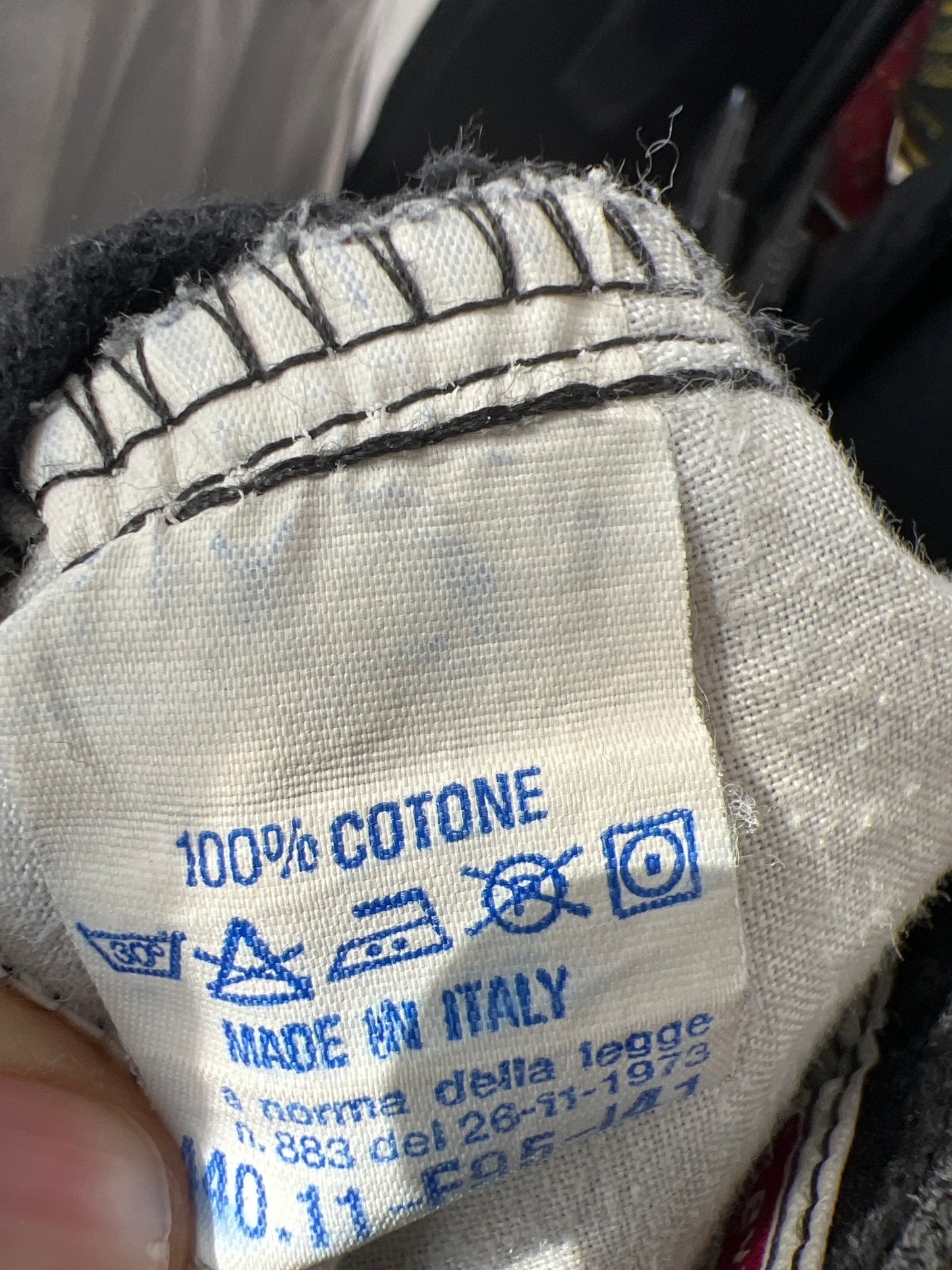 Jeanși vintage Levi’s în croi clasic din bumbac gros moale