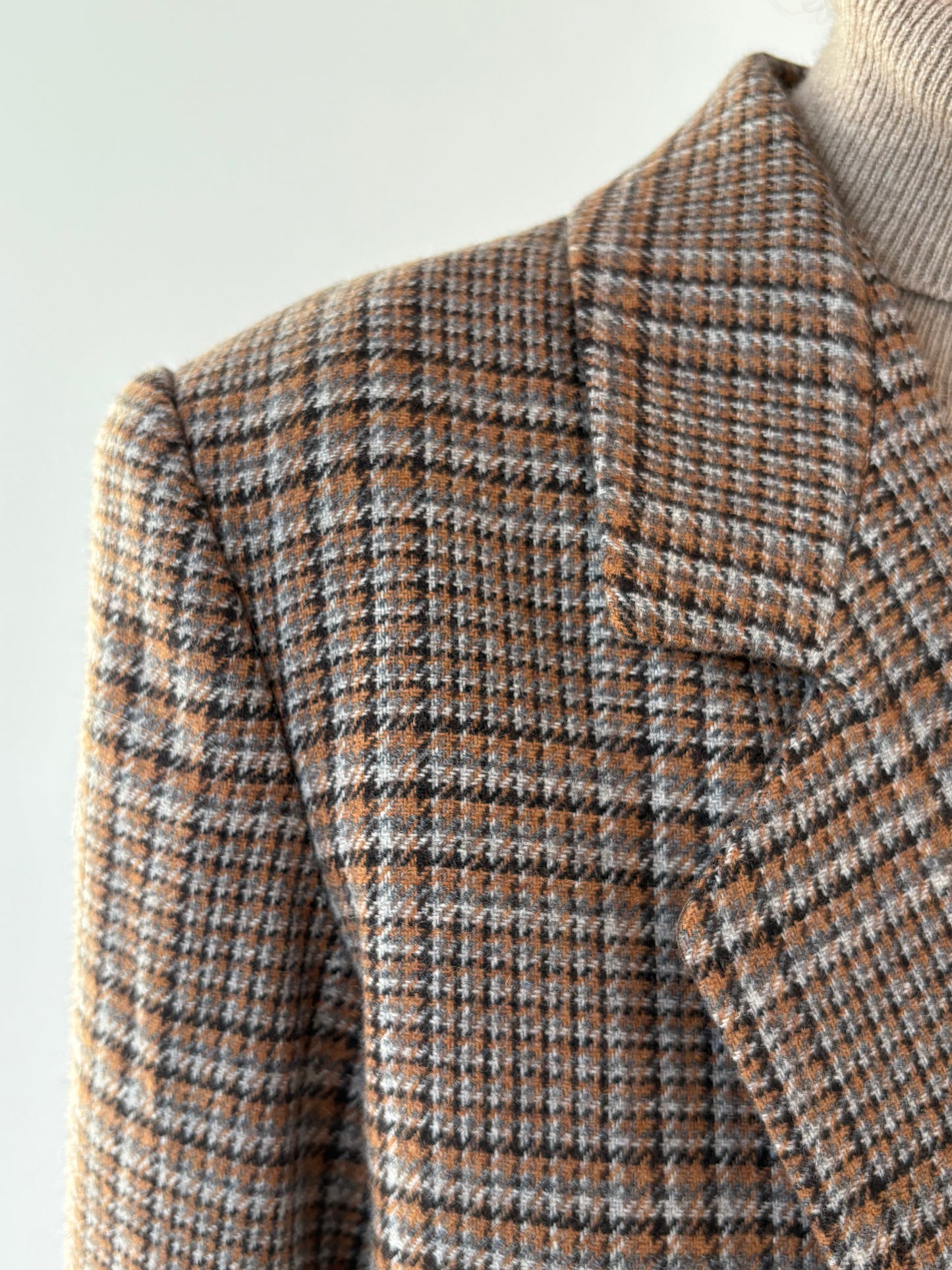 Sacou italian petigw din tweed de lana extrafina camel, negru și gri