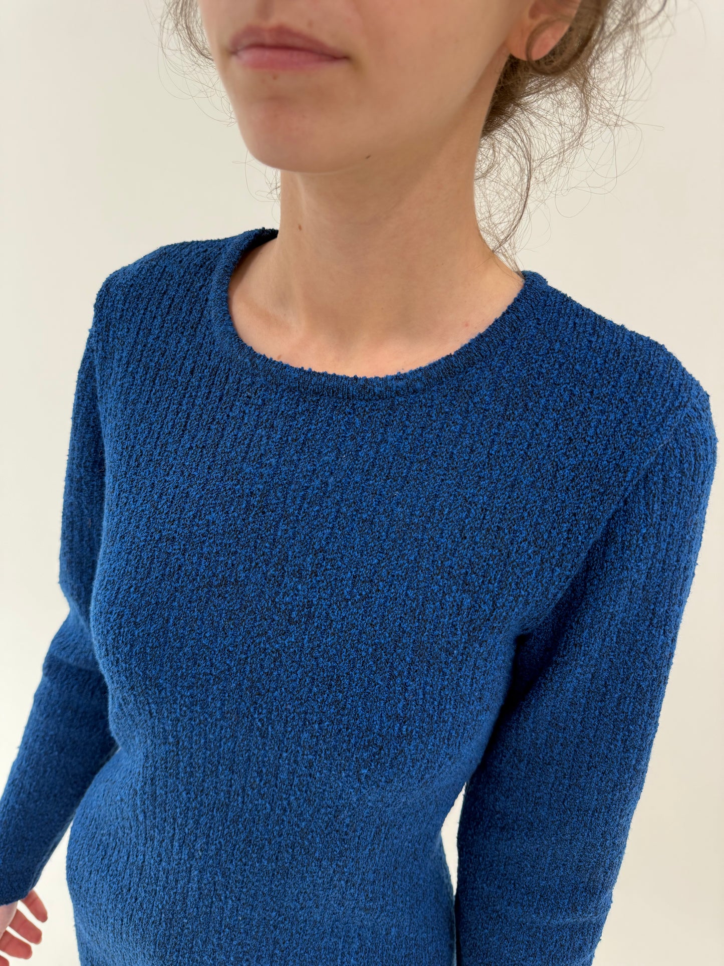 Rochie în croi cambrat din lana extrafina ușor modelatoare