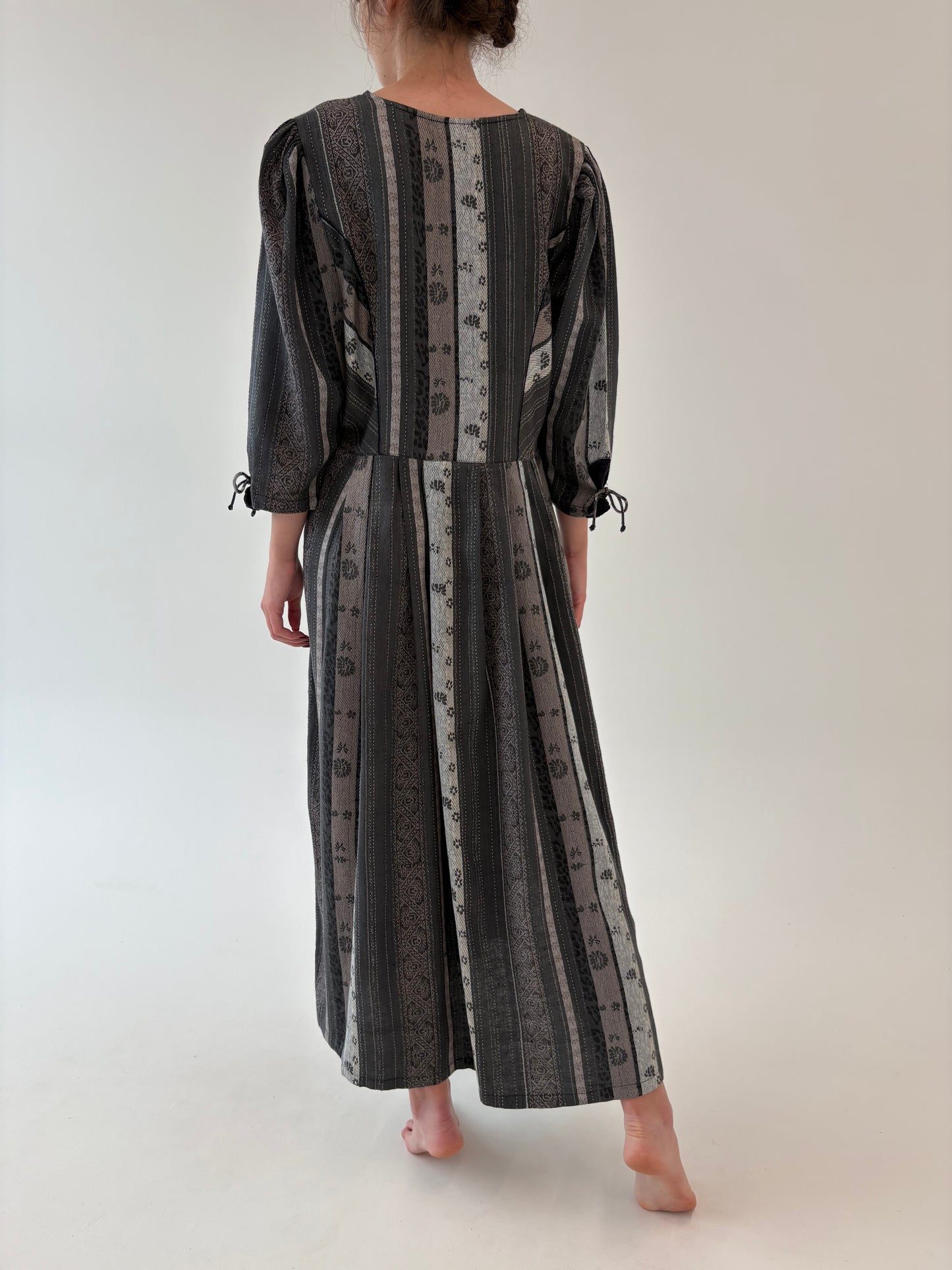 Rochie vintage cu corsaj și buzunare din bumbac și lana extrafina