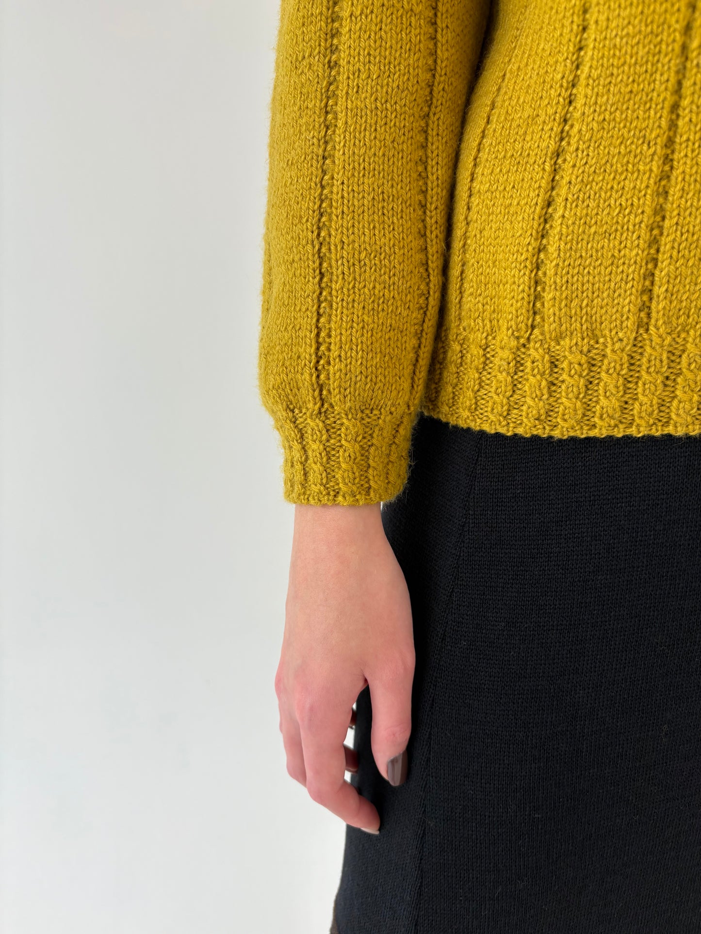 Cardigan vintage mustard green lucrat manual din lana extrafina plină