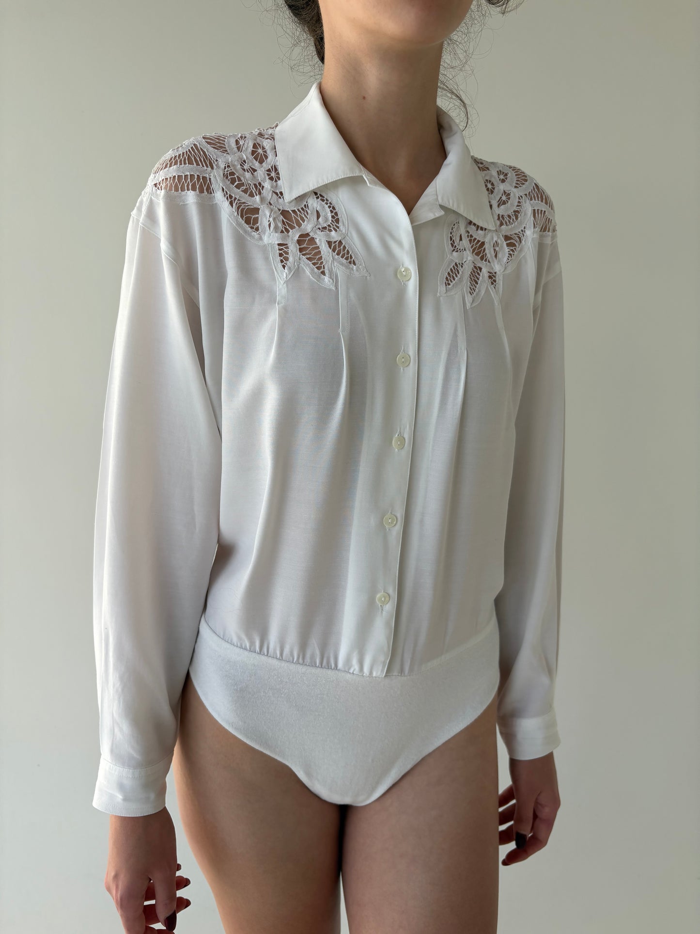 Body vintage excepțional cu inserții de dantelă macrame