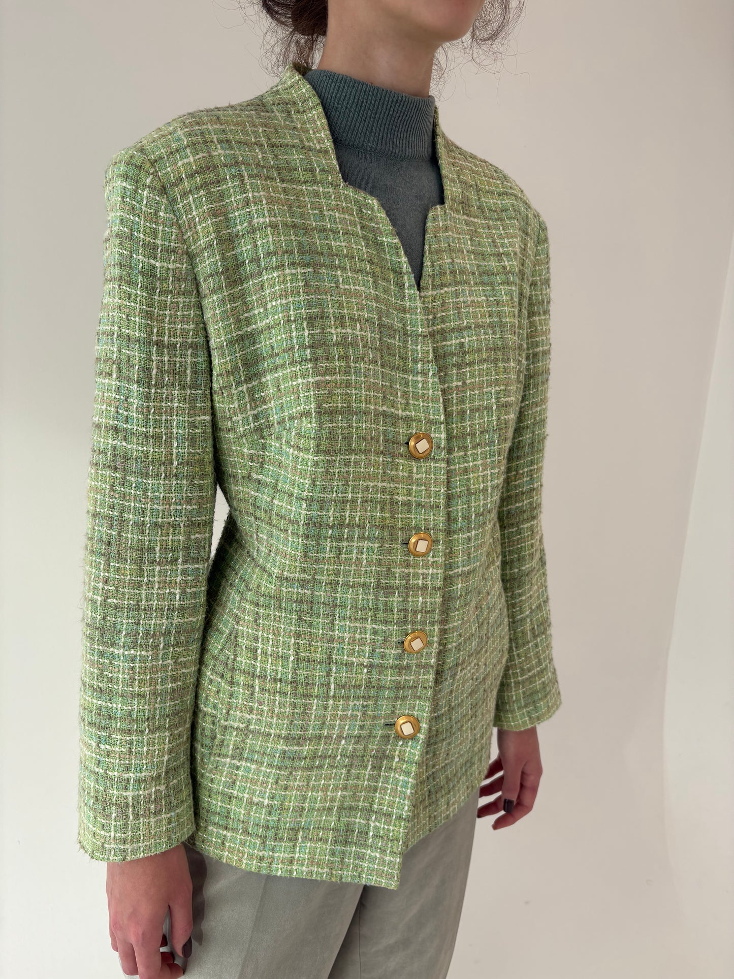Sacou din tweed în stil Chanel verde crud ușor cambrat petite