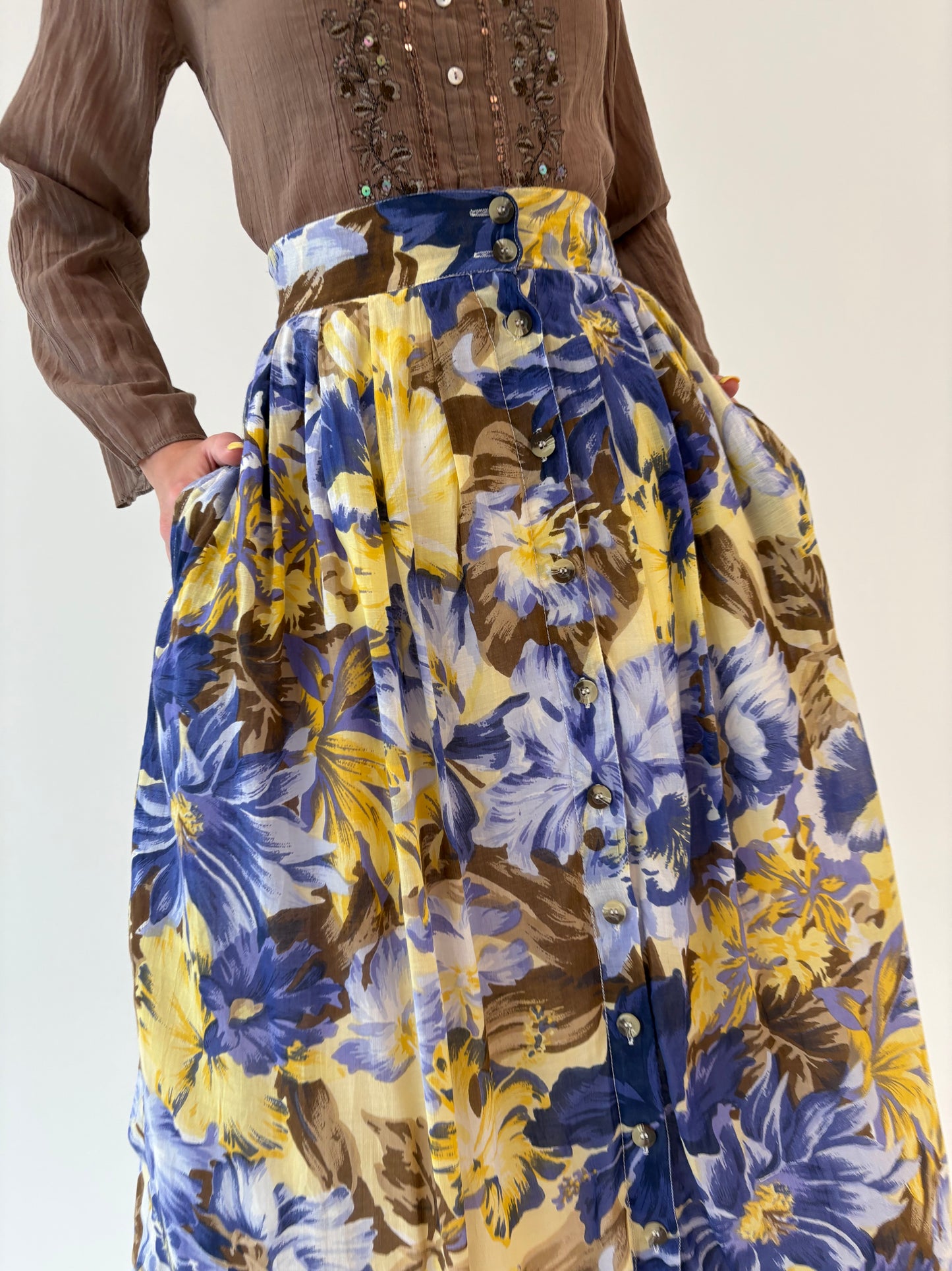 Fustă vintage excepțională cu print superb floral și interior din pânză de in