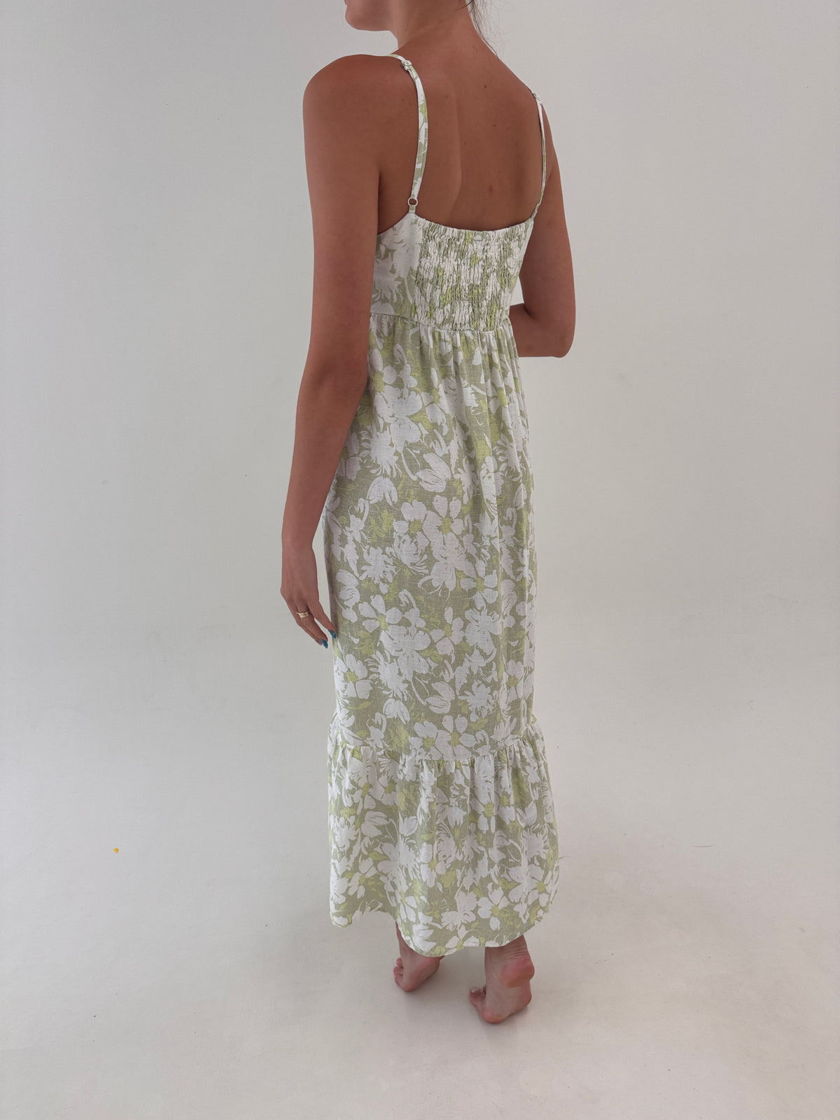 Rochie maxi din in premium cu print în culori pudrate și bust elastic la spate