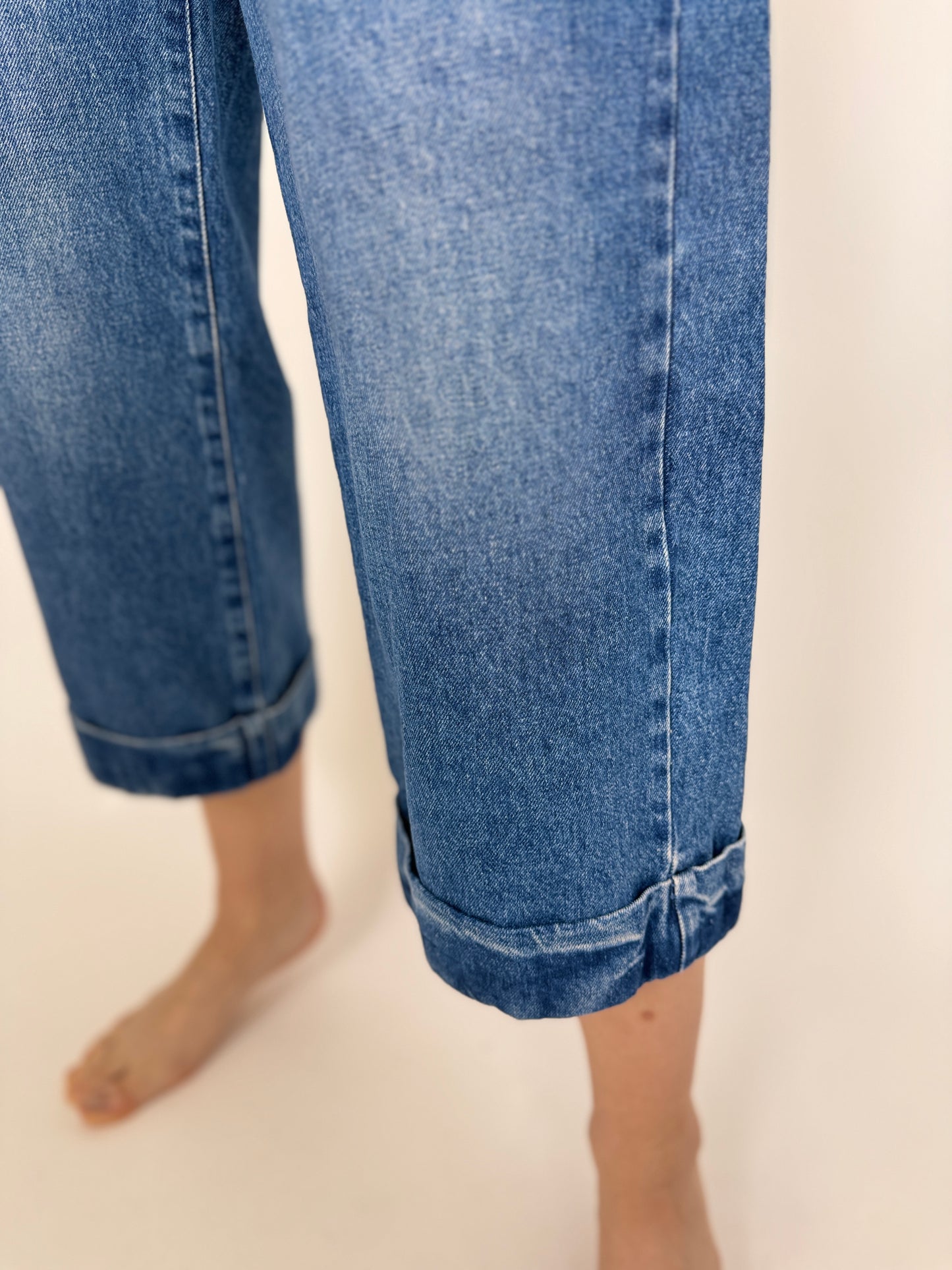 Jeanși culottes cu talie înaltă