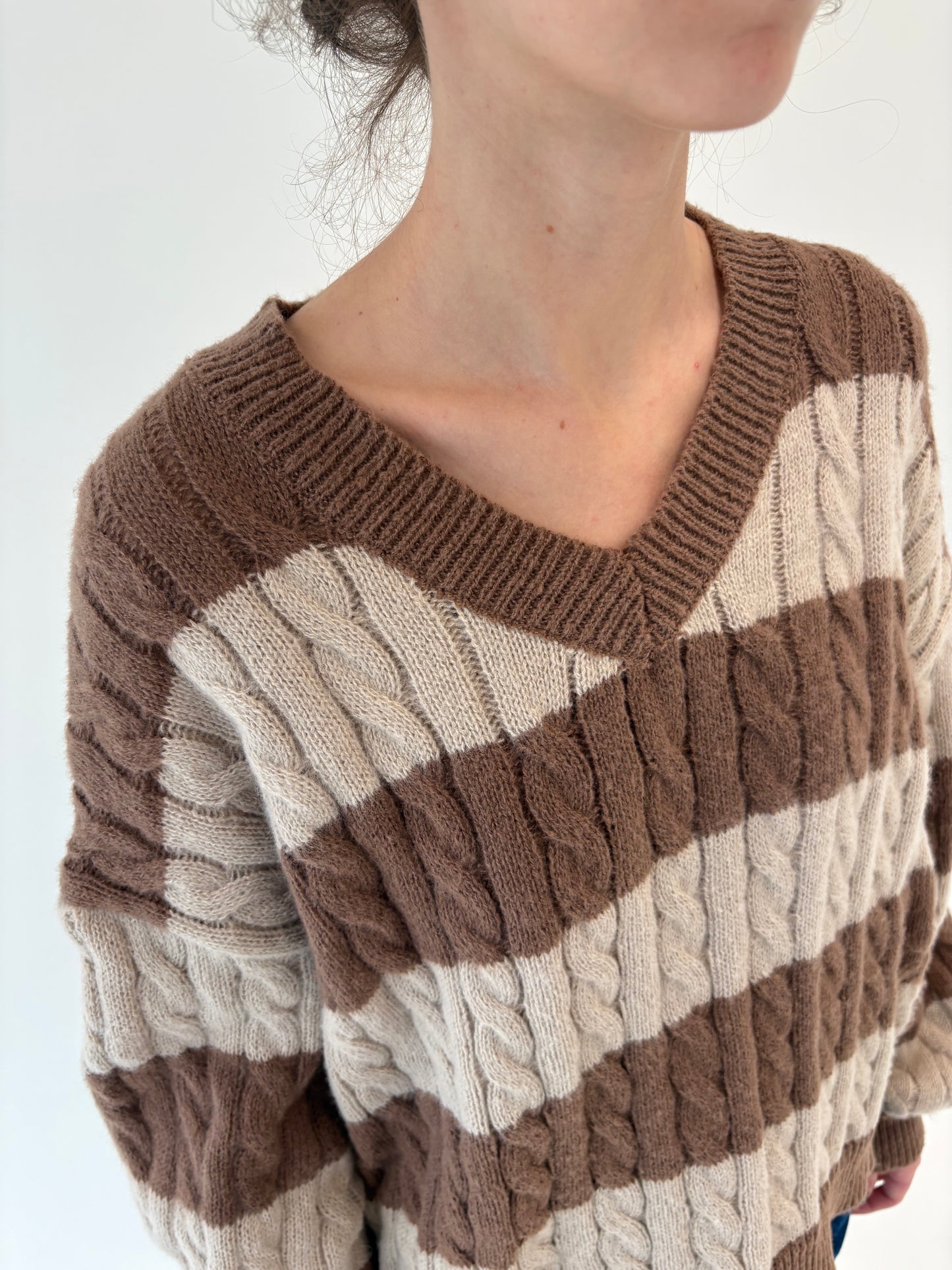 Pulover în croi oversized cu torsade din lana extrafina de gramaj super mare