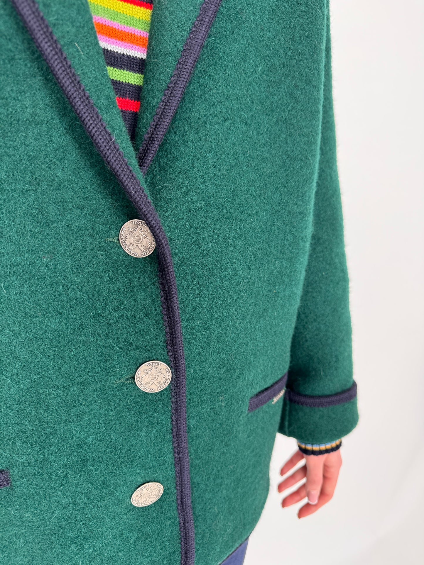 Jacheta dark pine green din boiled wool cu nasturi metalici argintii