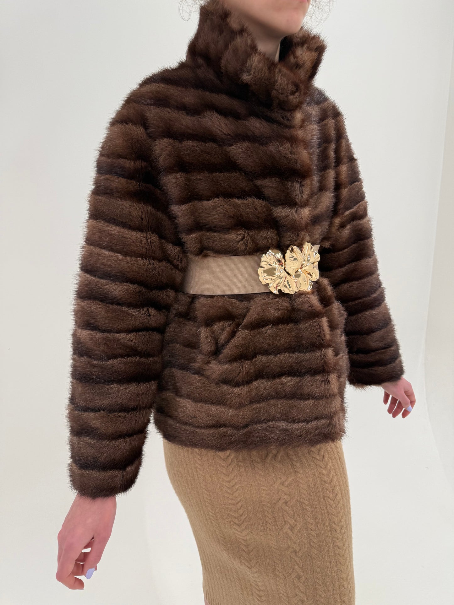 Blană naturală în nuanțe de camel și ciocolată de muskrat