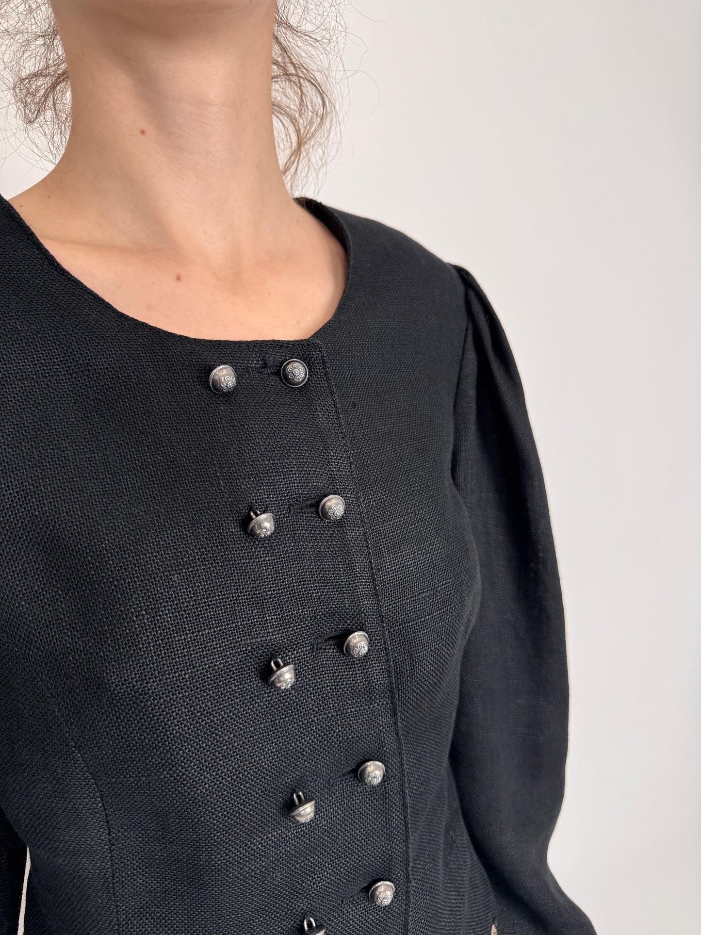 Sacou vintage cambrat din pânză de in și nasturi bijuterie