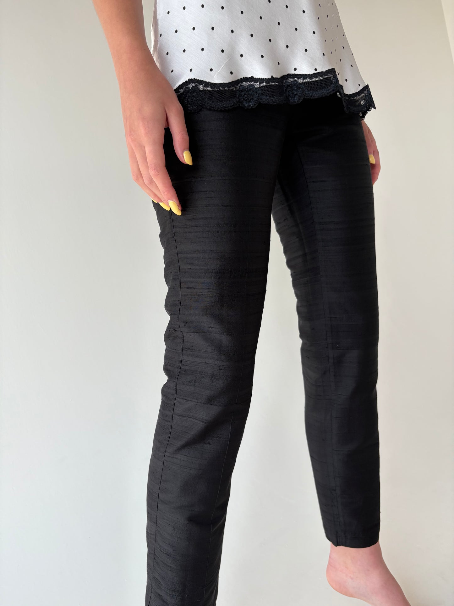Pantaloni negri din mătase naturală dupioni