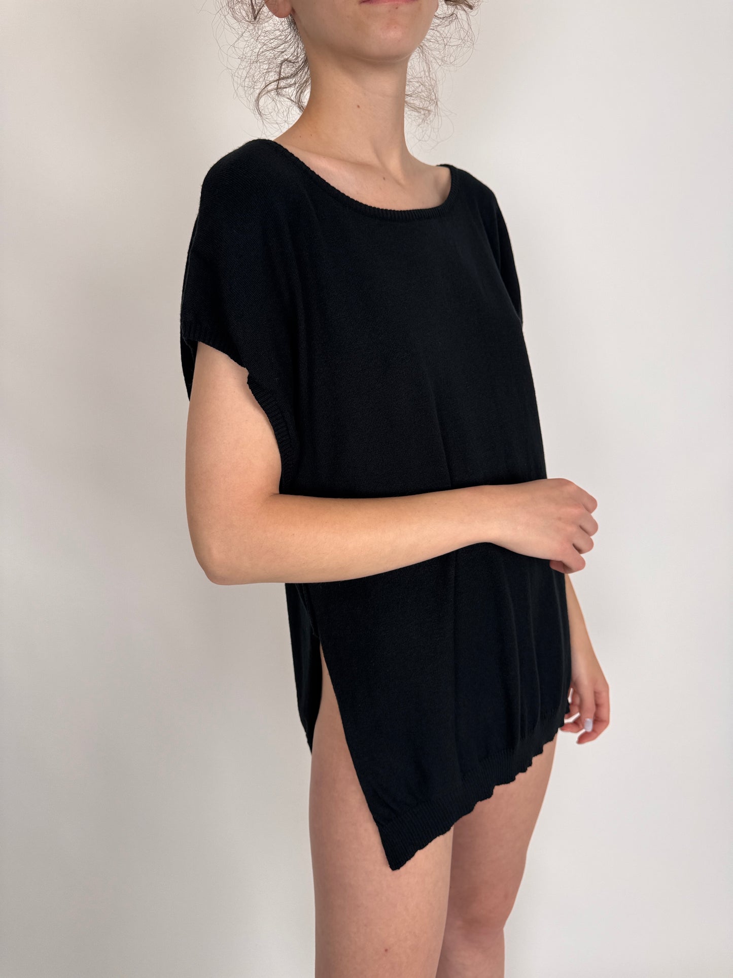 Top negru italian din jerse de bumbac cu mânecă căzută