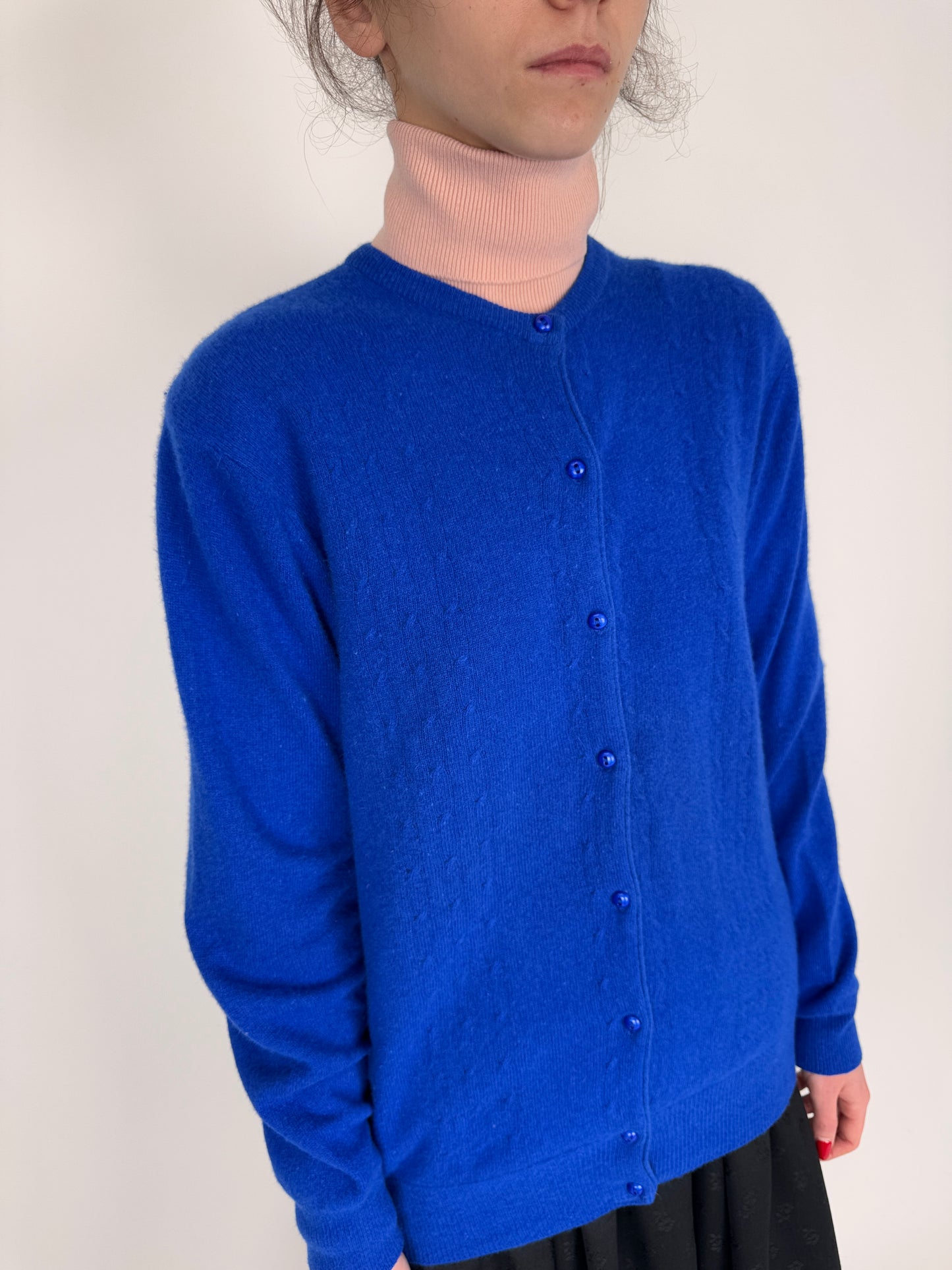 Cardigan cu torsade albastru regal din lana extafina