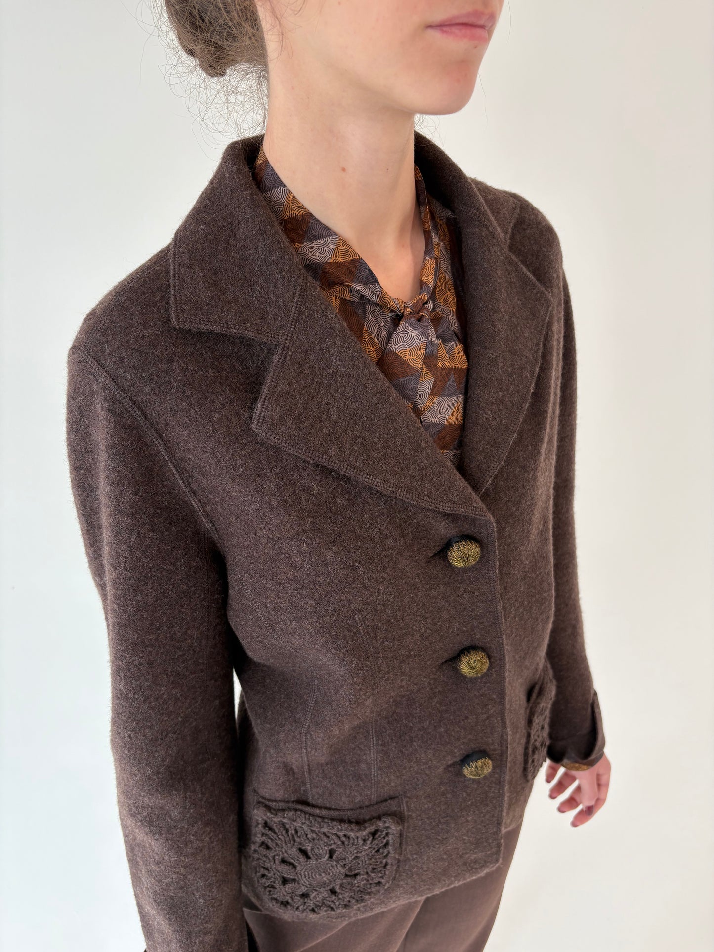 Sacou chocolate brown din boiled wool cu detalii lucrate manual