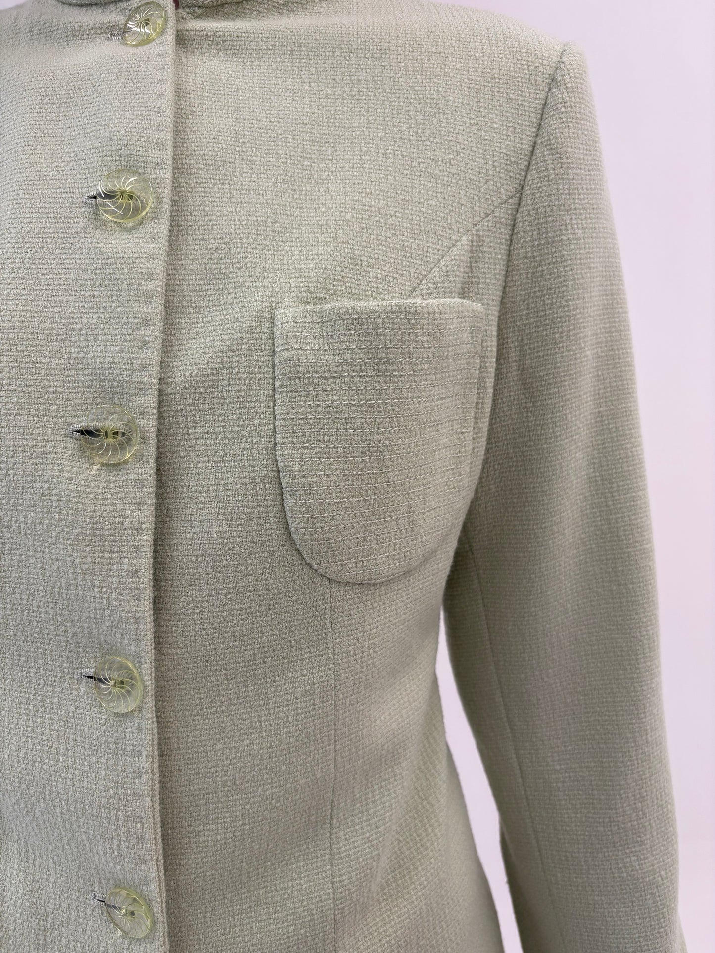 Sacou vintage petite din lana extrafina verde crud în croi ușor cambrat