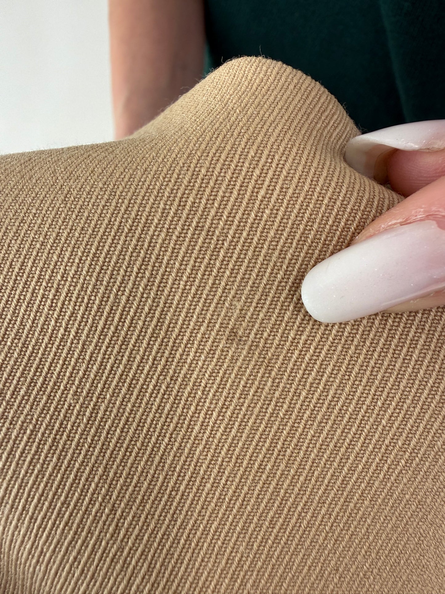 Fustă camel din mix de lana extafina cu talie ultra înaltă