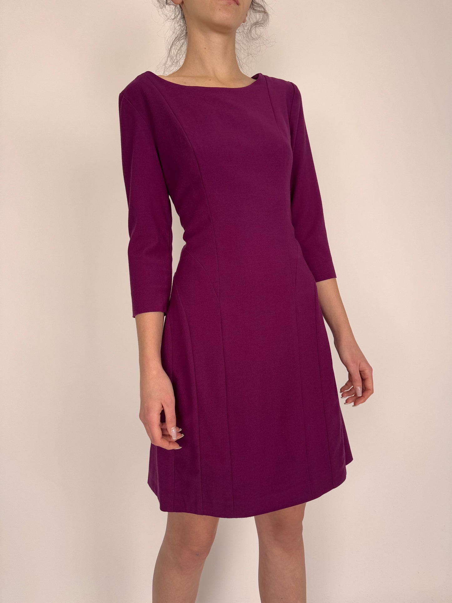 Rochie în croi minimalist dark magenta din stofă strech de lana