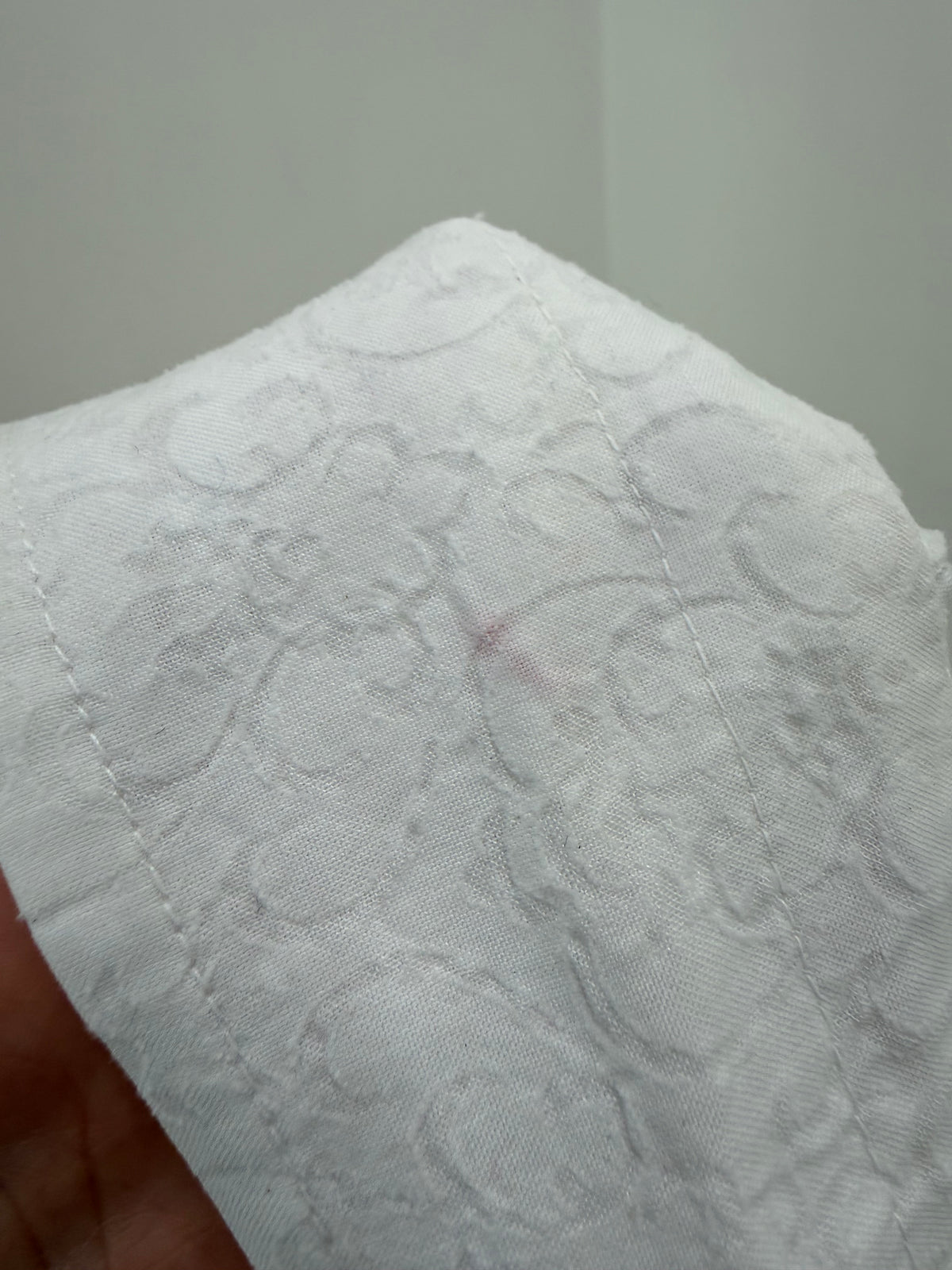 Cămașa petite cu revere în stil anii 70 din vascoza premium cu print semitransparent