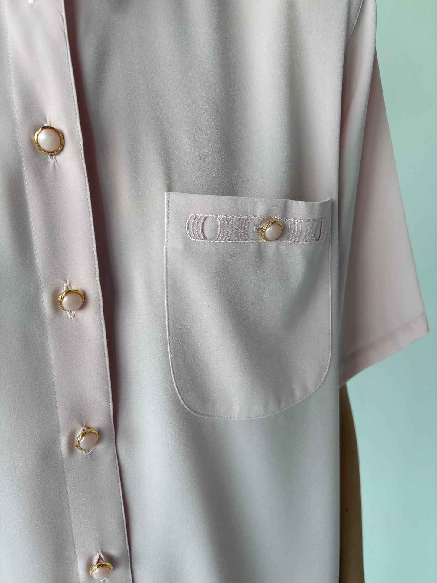 Cămașa vintage roz pudrat cu broderie anglaise