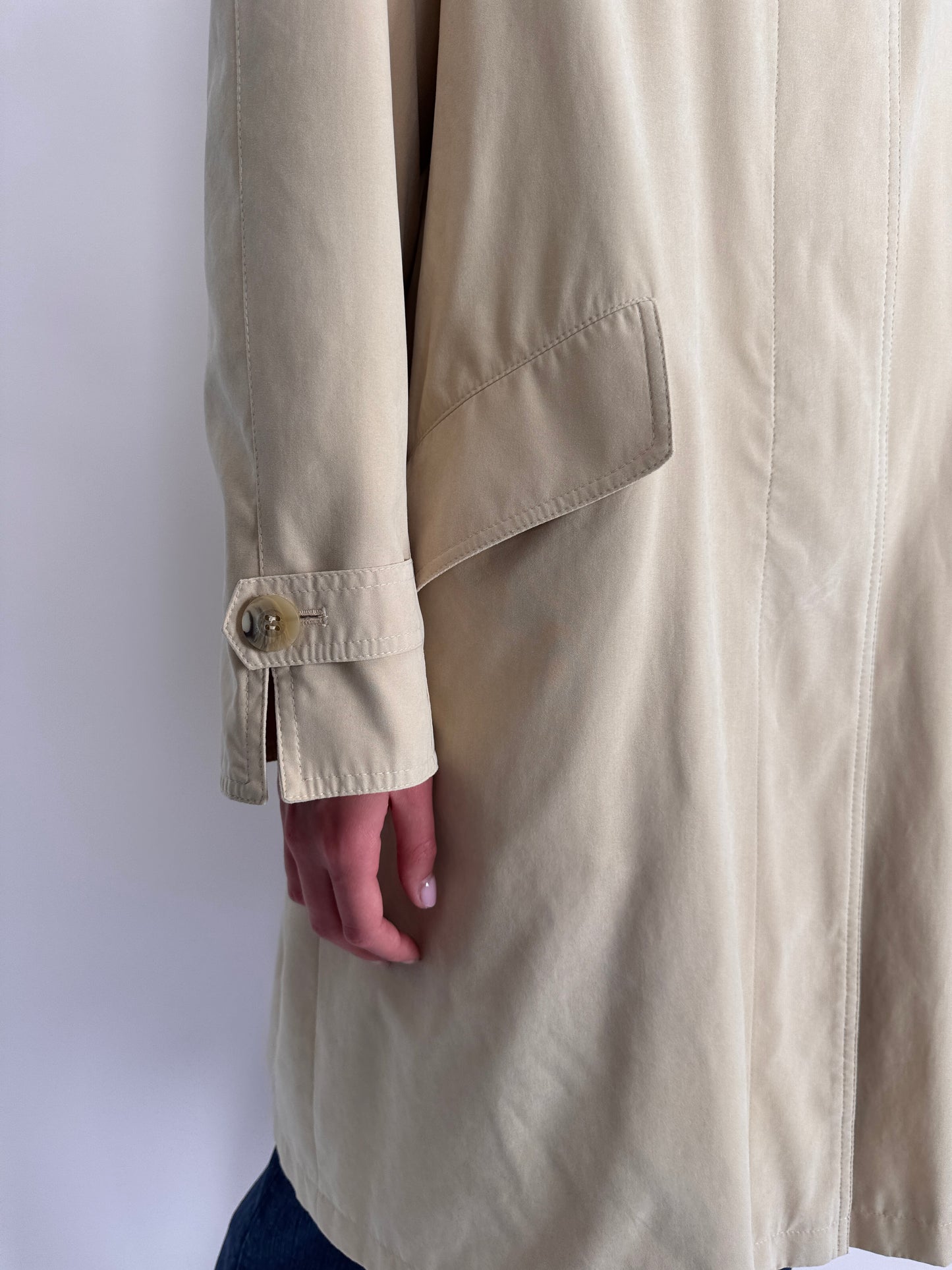 Trench light nude în croi clasic