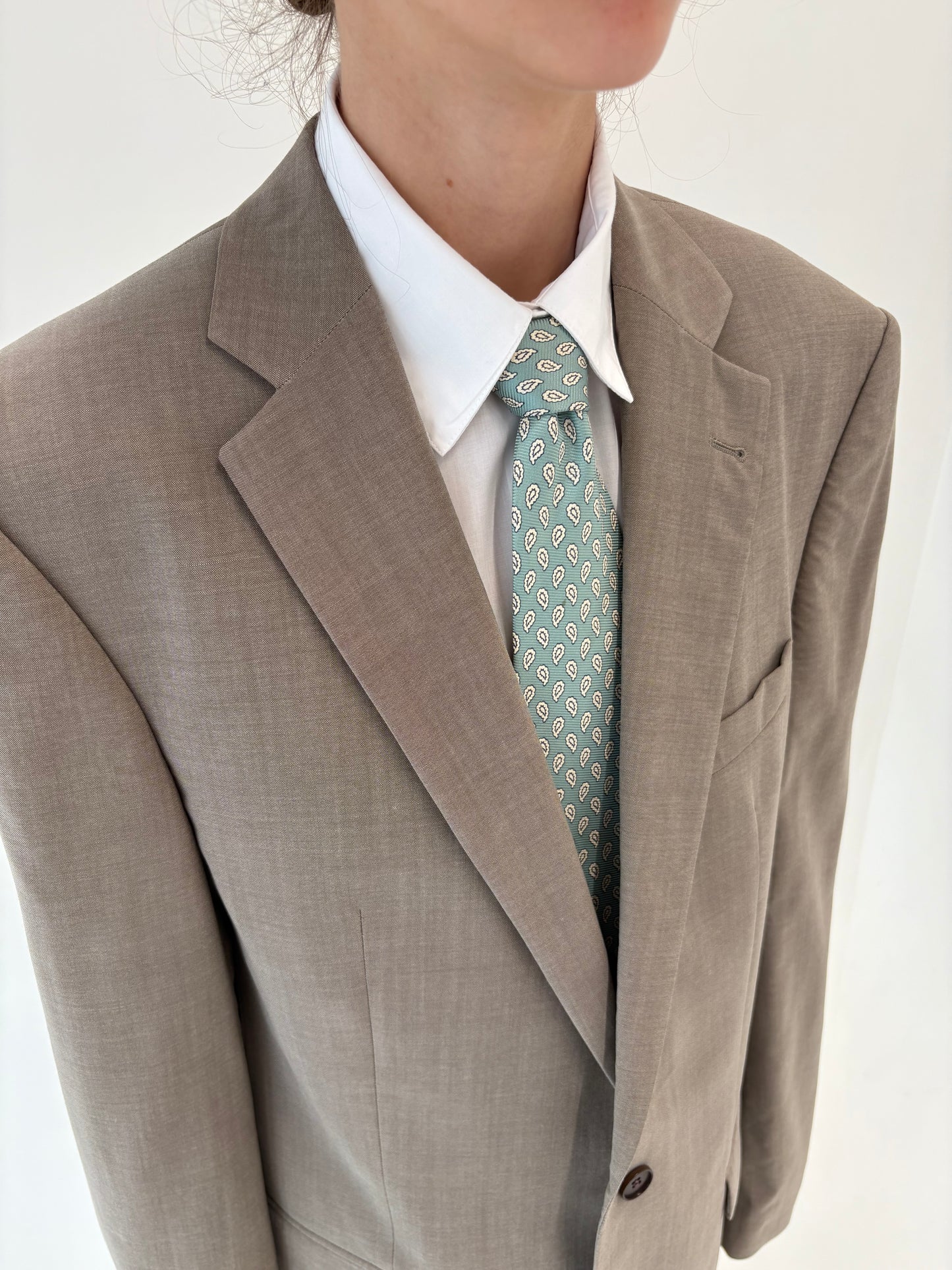 Costum luxury Feraud grej din lana extrafina tall