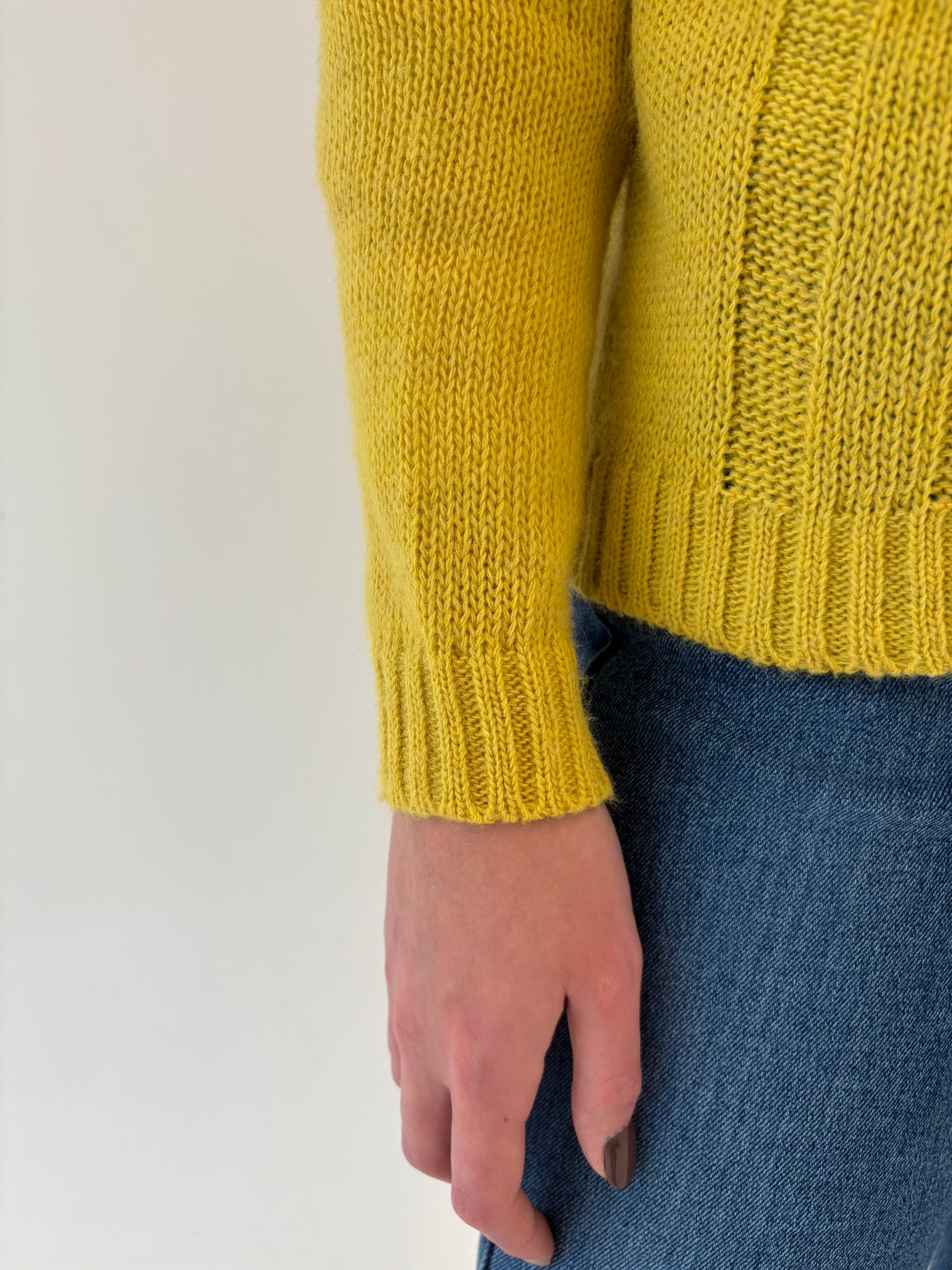 Pulover plin din lana și mohair extrafin mustard yellow