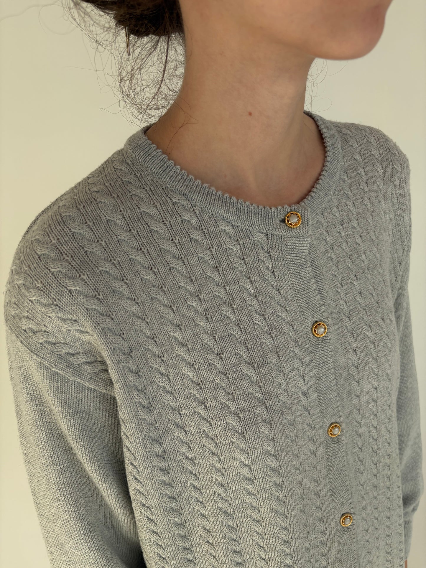 Cardigan cu torsade silver gray din lana merino extrafina de gramaj mare