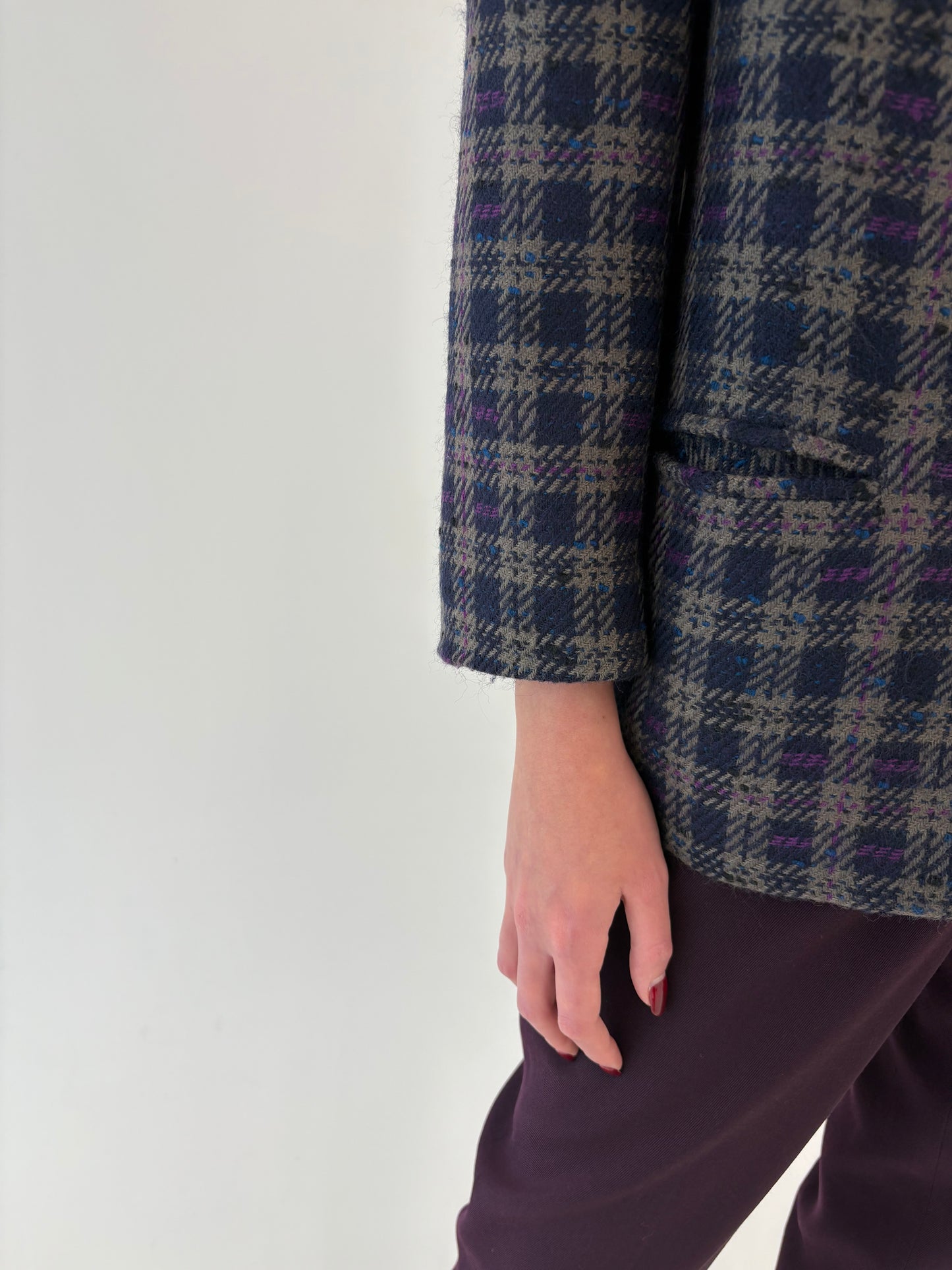 Sacou petite din tweed de lana excepțional cu inserții fucsia