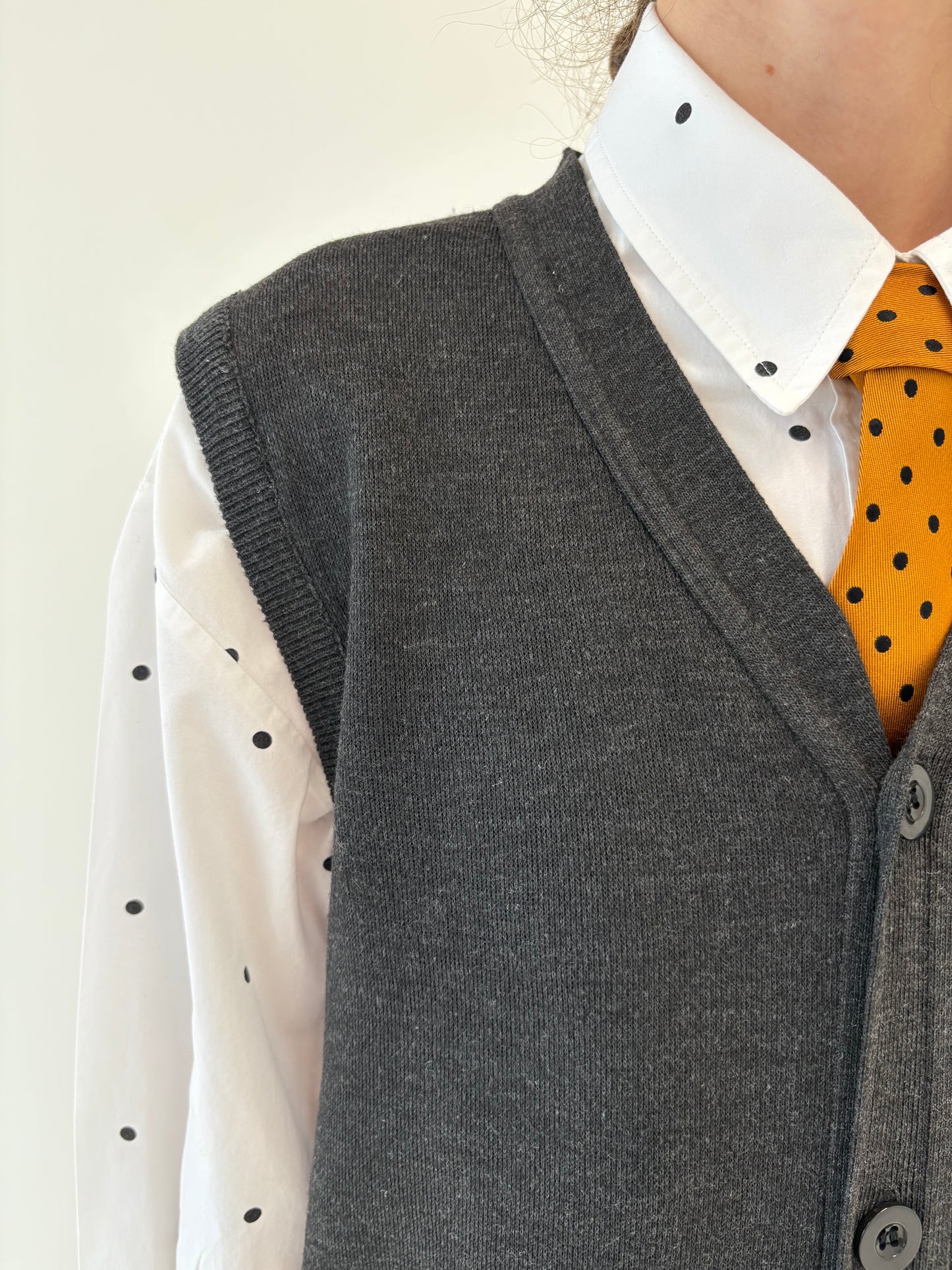 Vestă charcoal gray din lana extrafina