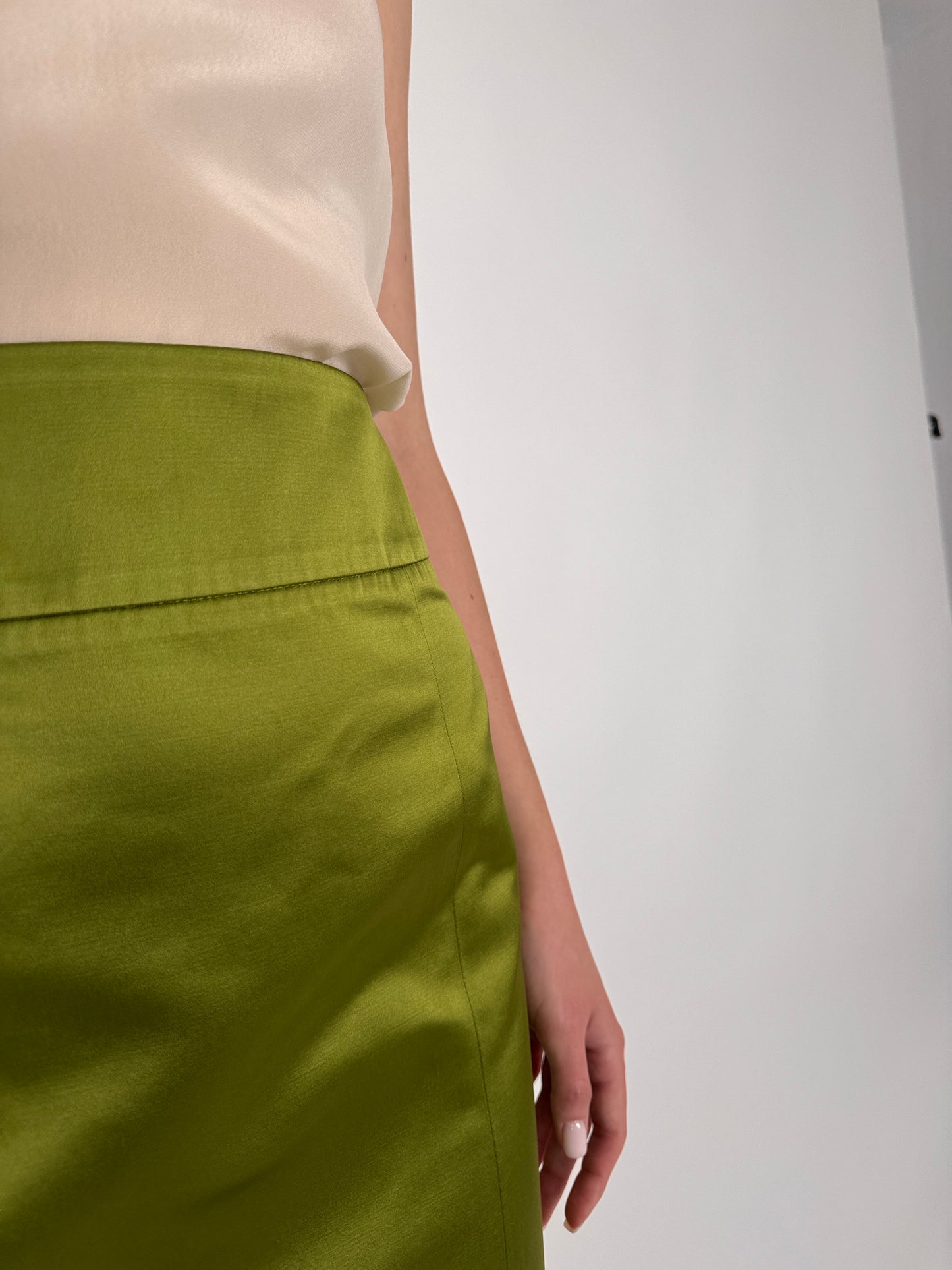 Fustă Hugo Boss seaweed green satinata