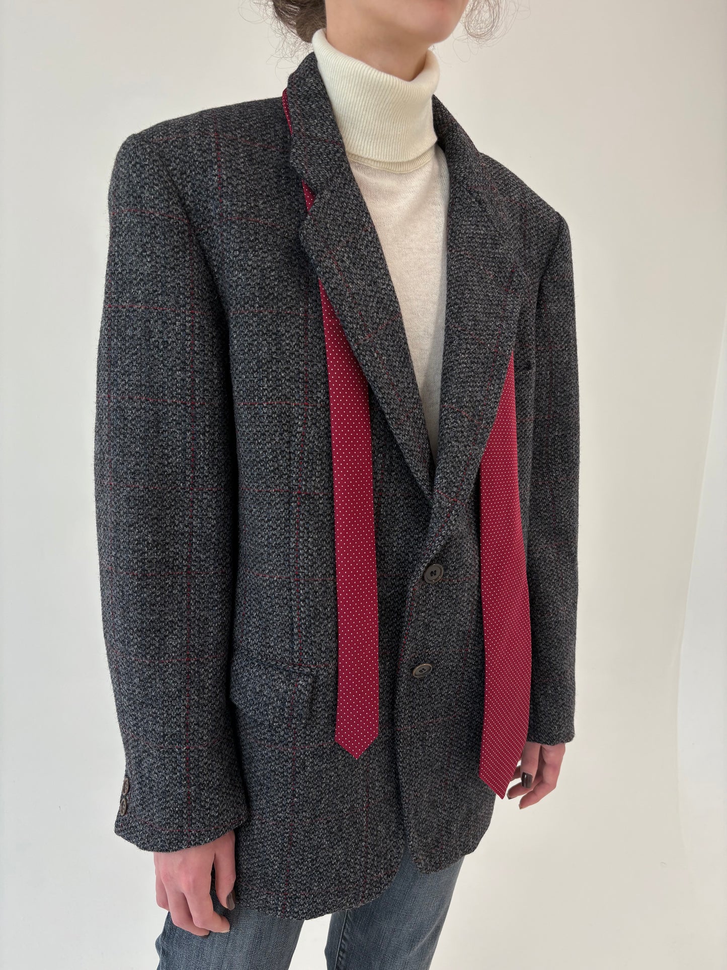 Cravata burgundy cu buline din jacquard de mătase naturală