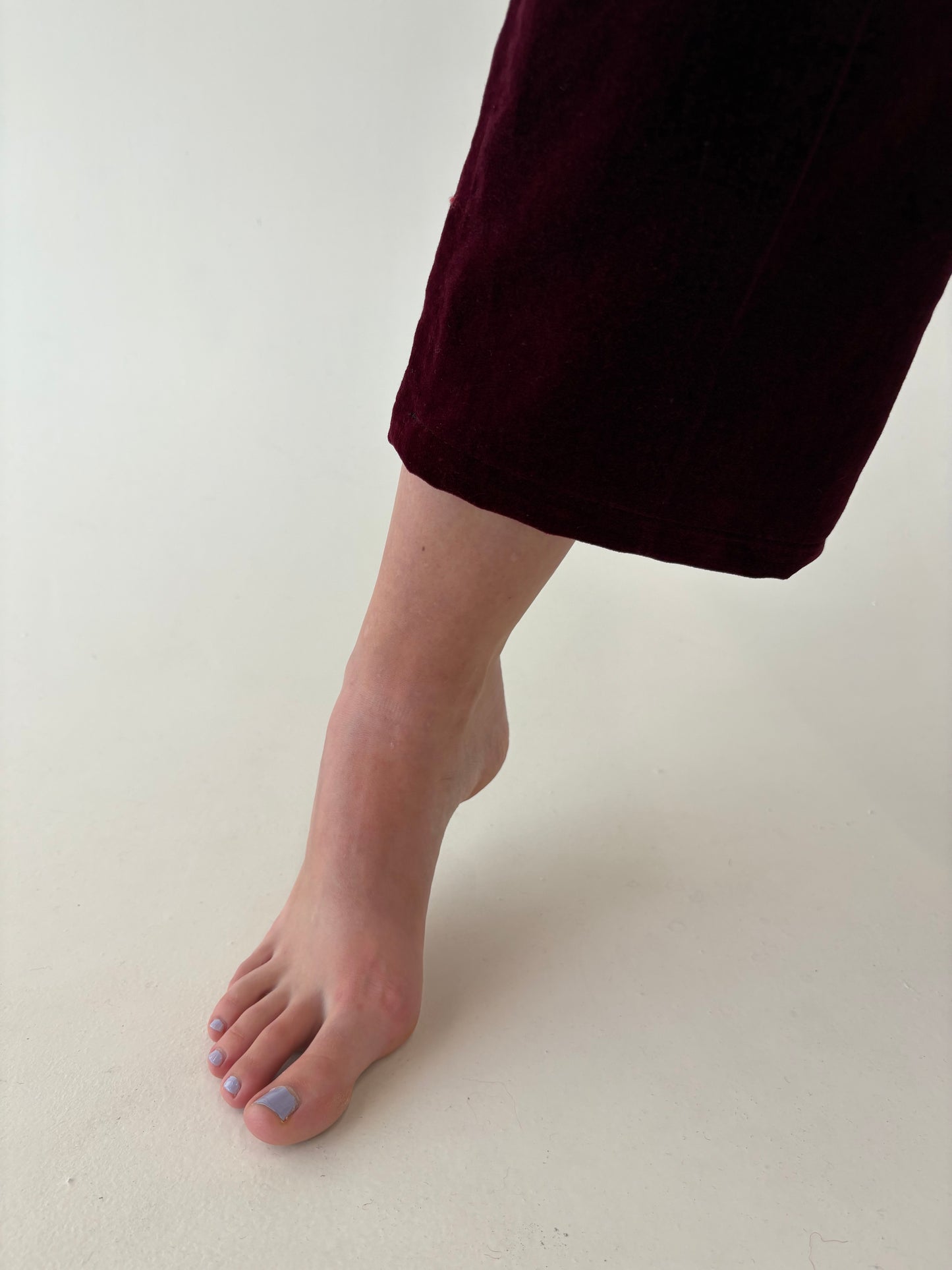 Costum italian burgundy din catifea luxoasă de bumbac