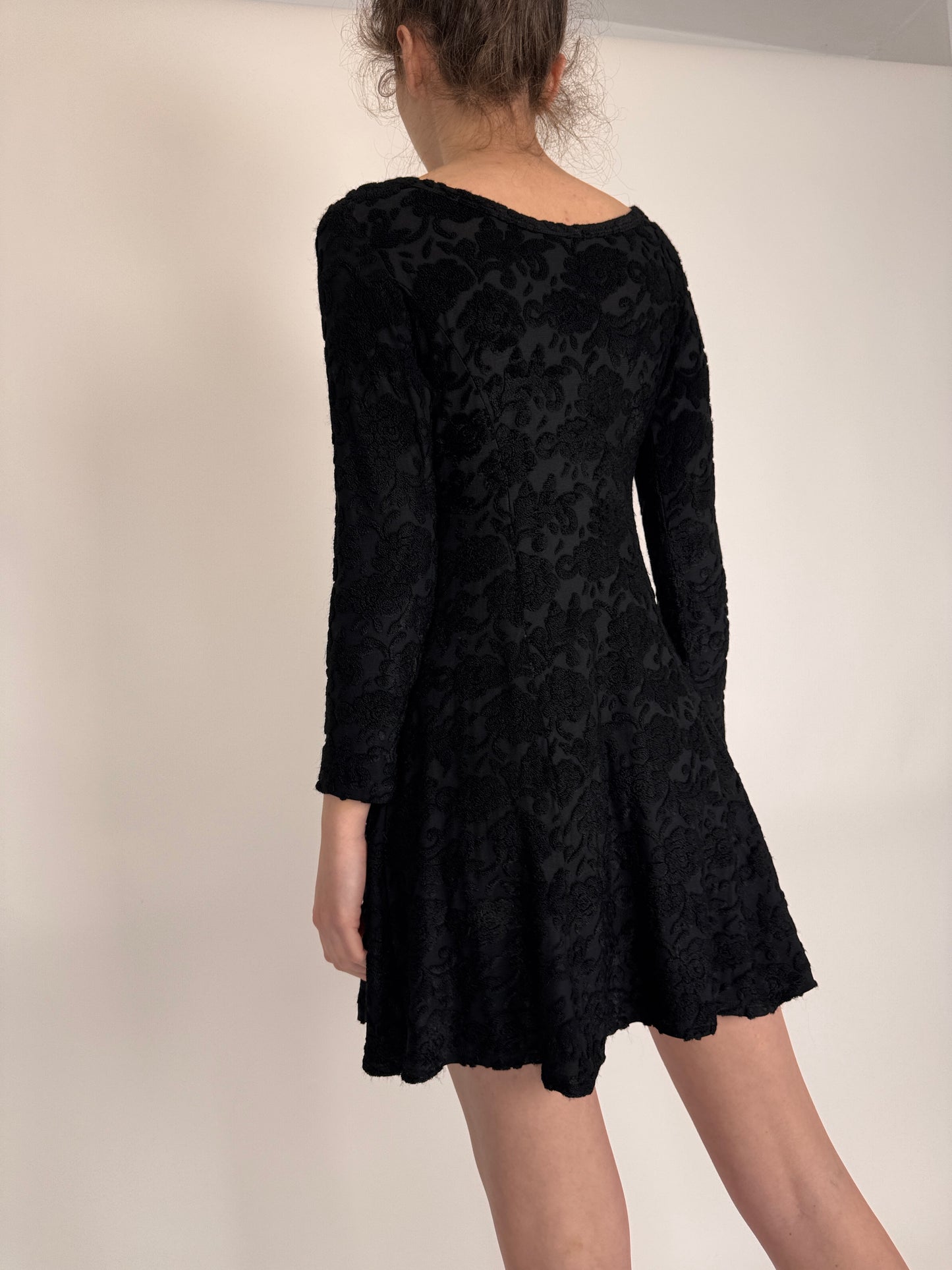 LBD vintage modelatoare texturată cu talie ultra înaltă