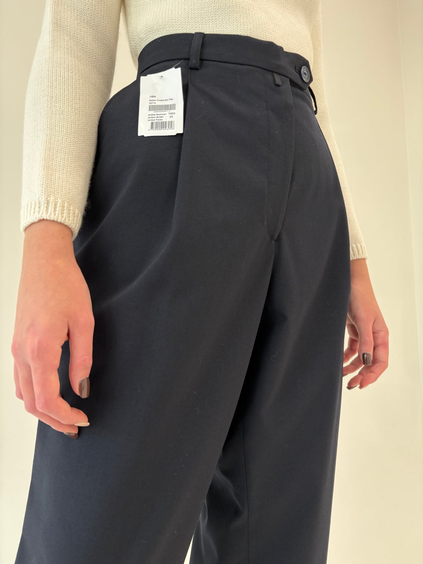 Pantaloni din lana de extrafina cu pense si talie înaltă noi cu etichetă