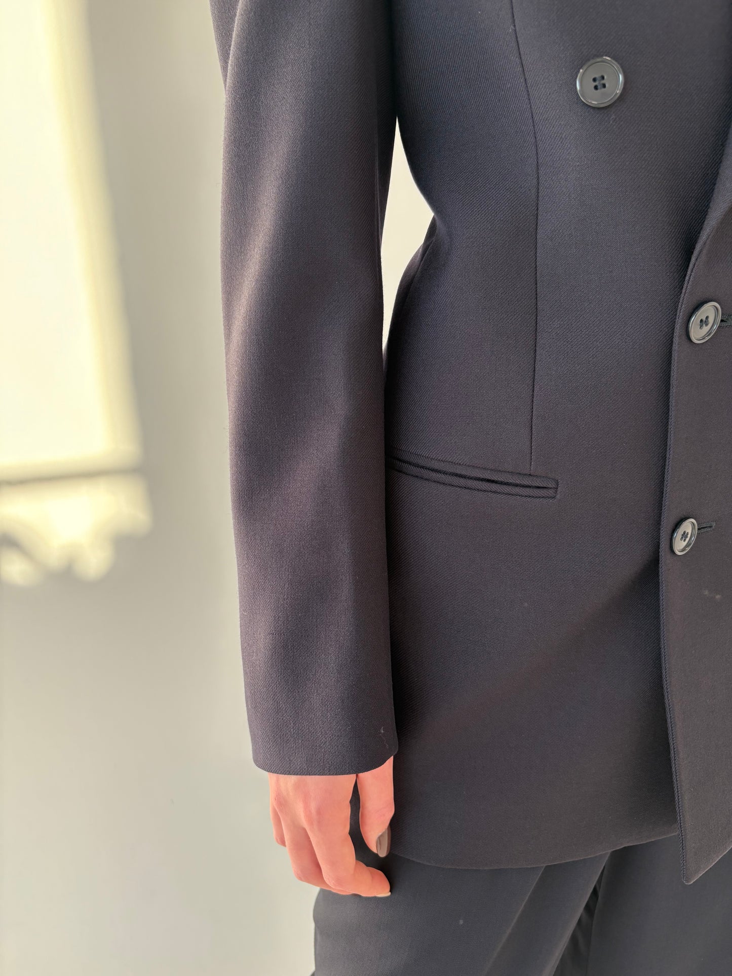 Sacou structurat în stil Prada din lana extrafina cu închidere dublă