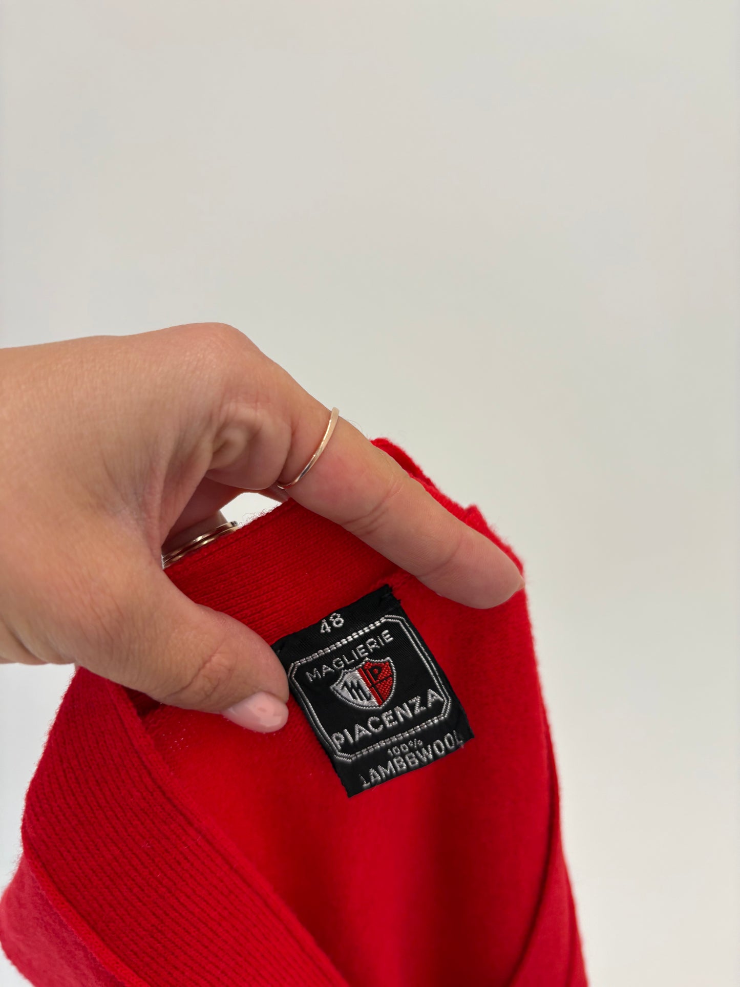 Vestă/ top cherry red vintage italiană din lana extrafina