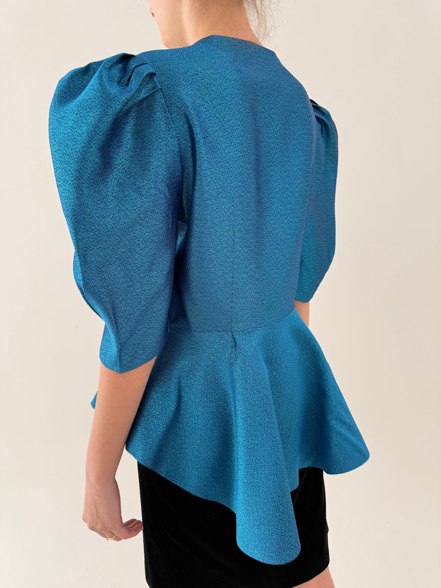 Sacou vintage din lame ultra cambrat cu peplum și umeri accentauti