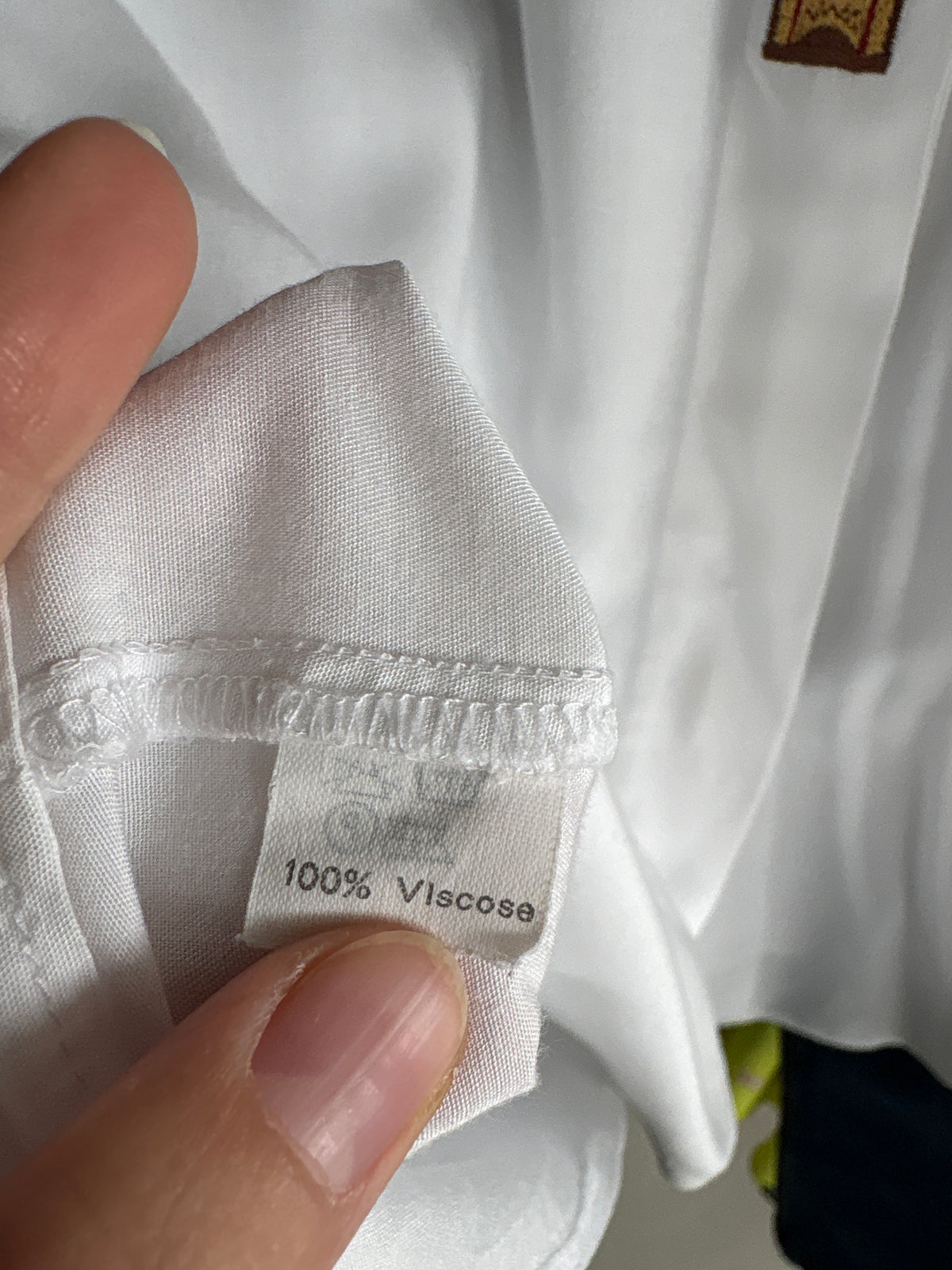 Cămașa vintage cu broderie din vascoza moale plină